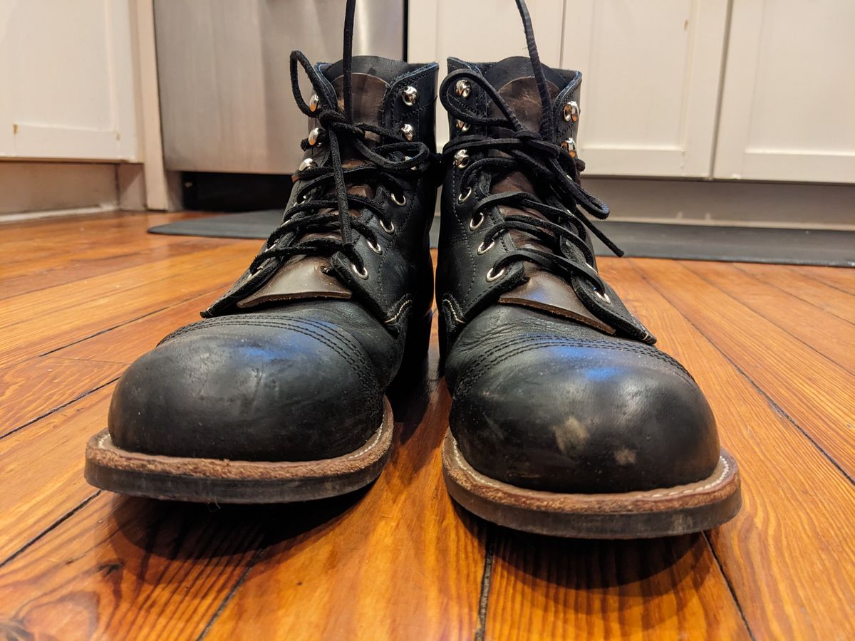 Photo by SachiSan on December 4, 2023 of the Red Wing Iron Ranger in S.B. Foot Black Harness.