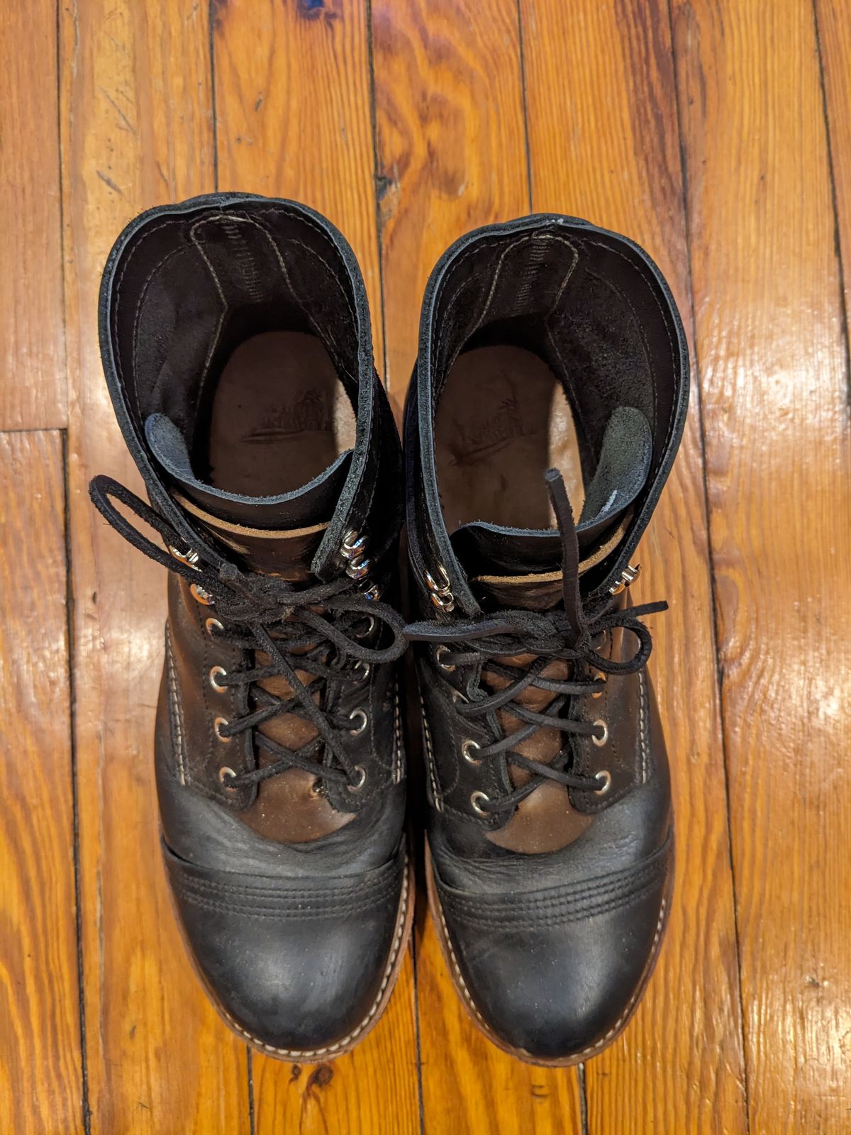 Photo by SachiSan on December 4, 2023 of the Red Wing Iron Ranger in S.B. Foot Black Harness.