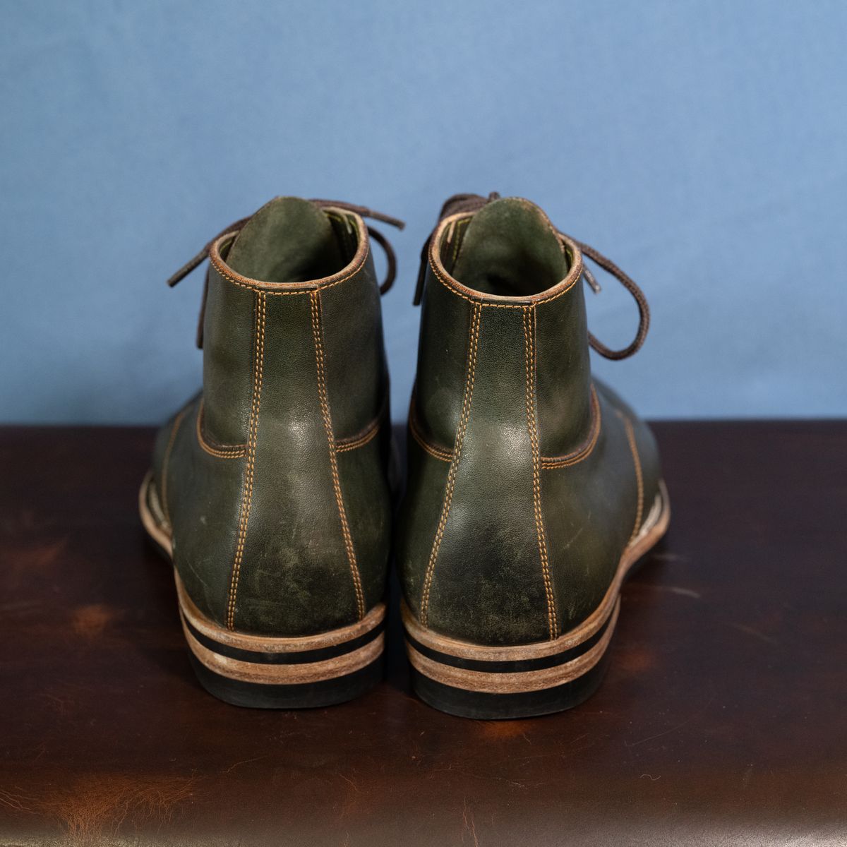 Photo by pink on January 5, 2026 of the Østmo x Iron Boots Drop 12: Type I in Maryam Dark Green Hand-Dyed Horsehide.