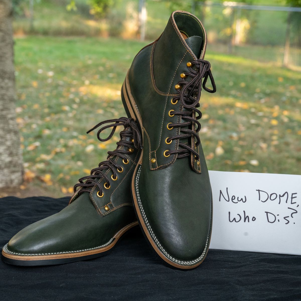 Photo by pink on October 3, 2025 of the Østmo x Iron Boots Drop 12: Type I in Maryam Dark Green Hand-Dyed Horsehide.