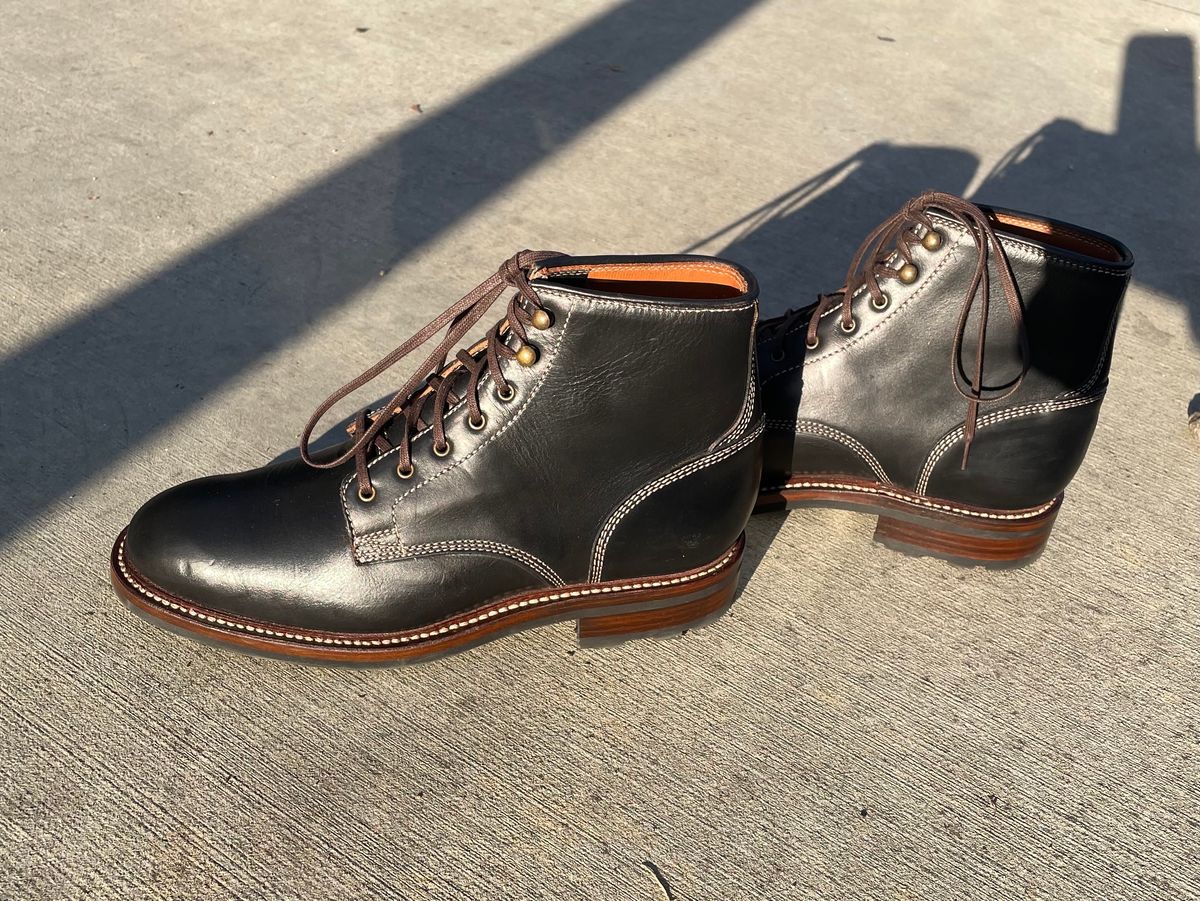 Photo by artlines04 on October 8, 2023 of the Caswell Boot Company Lisbon in Horween Black Chromexcel.
