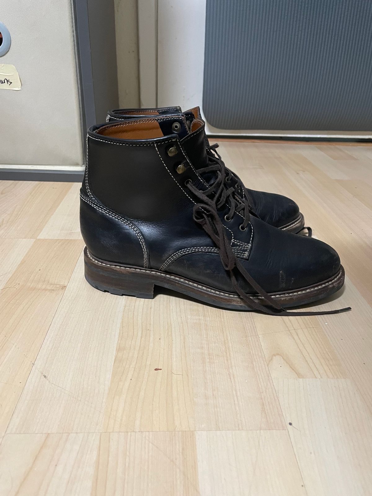Photo by artlines04 on November 4, 2023 of the Caswell Boot Company Lisbon in Horween Black Chromexcel.