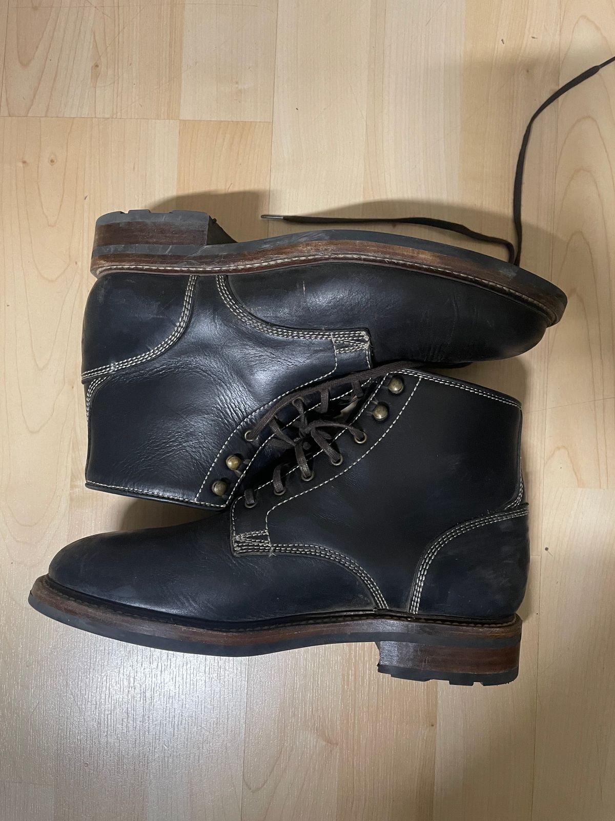 Photo by artlines04 on November 4, 2023 of the Caswell Boot Company Lisbon in Horween Black Chromexcel.