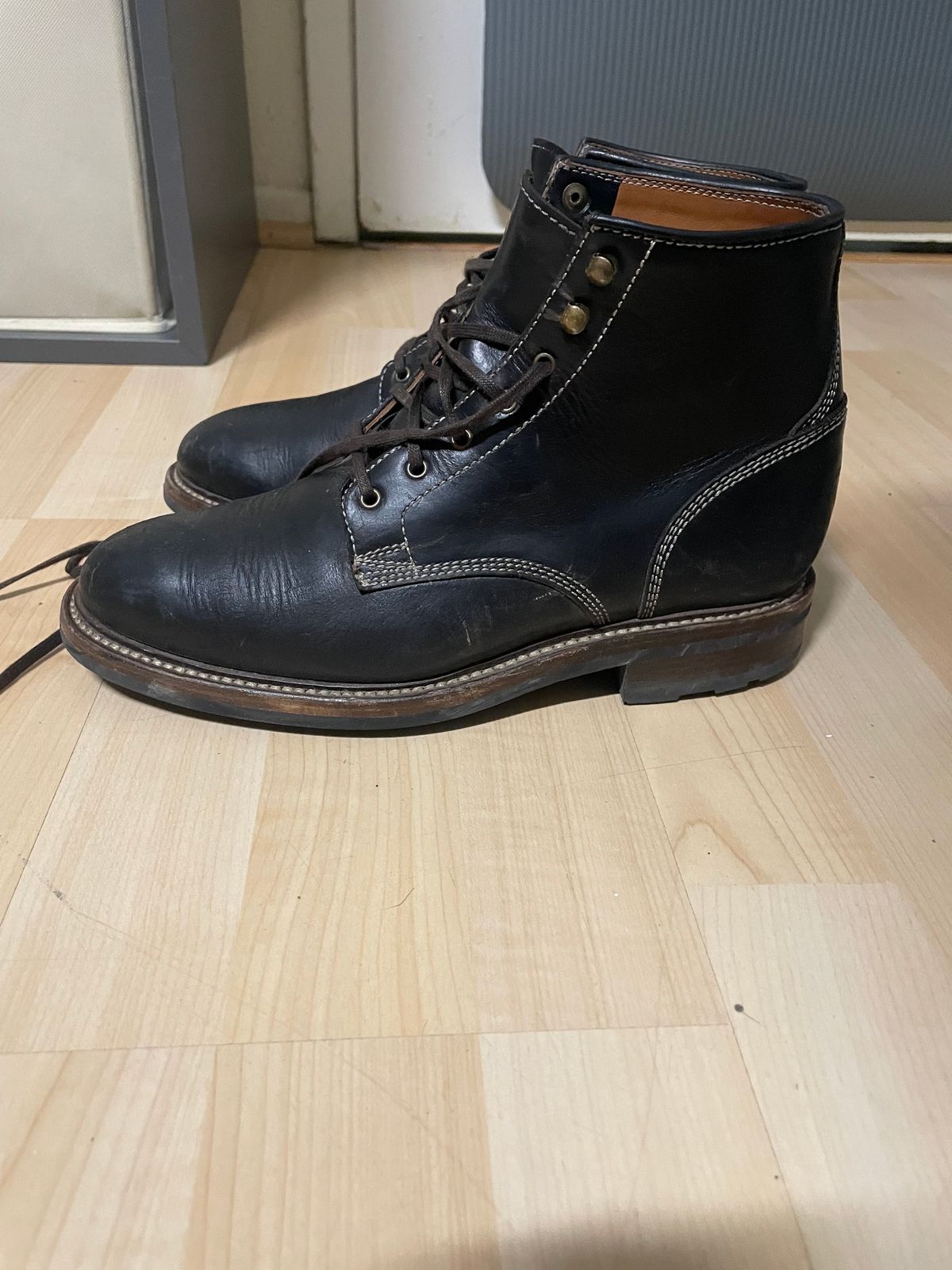 Photo by artlines04 on November 4, 2023 of the Caswell Boot Company Lisbon in Horween Black Chromexcel.
