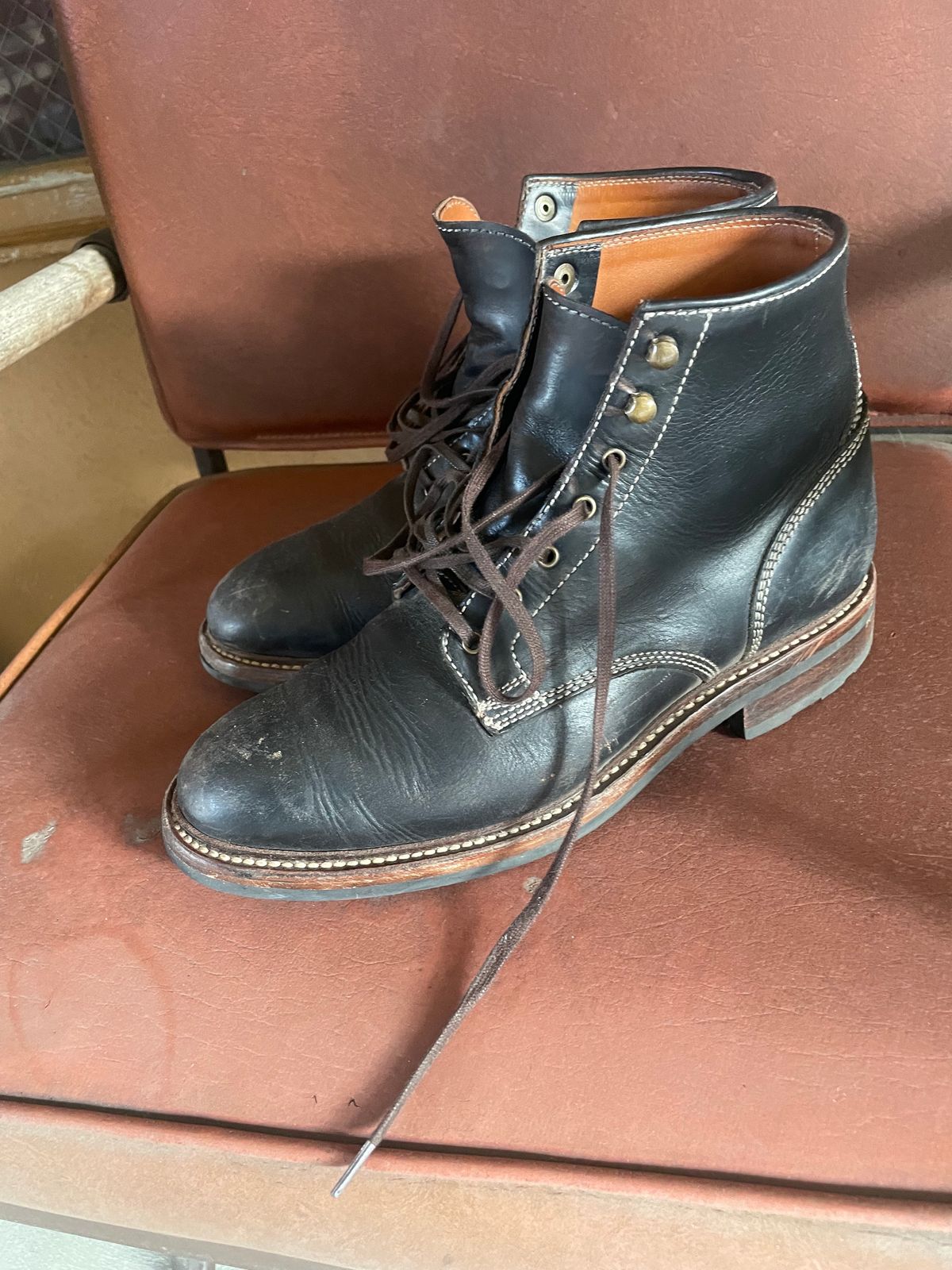Photo by artlines04 on December 5, 2023 of the Caswell Boot Company Lisbon in Horween Black Chromexcel.