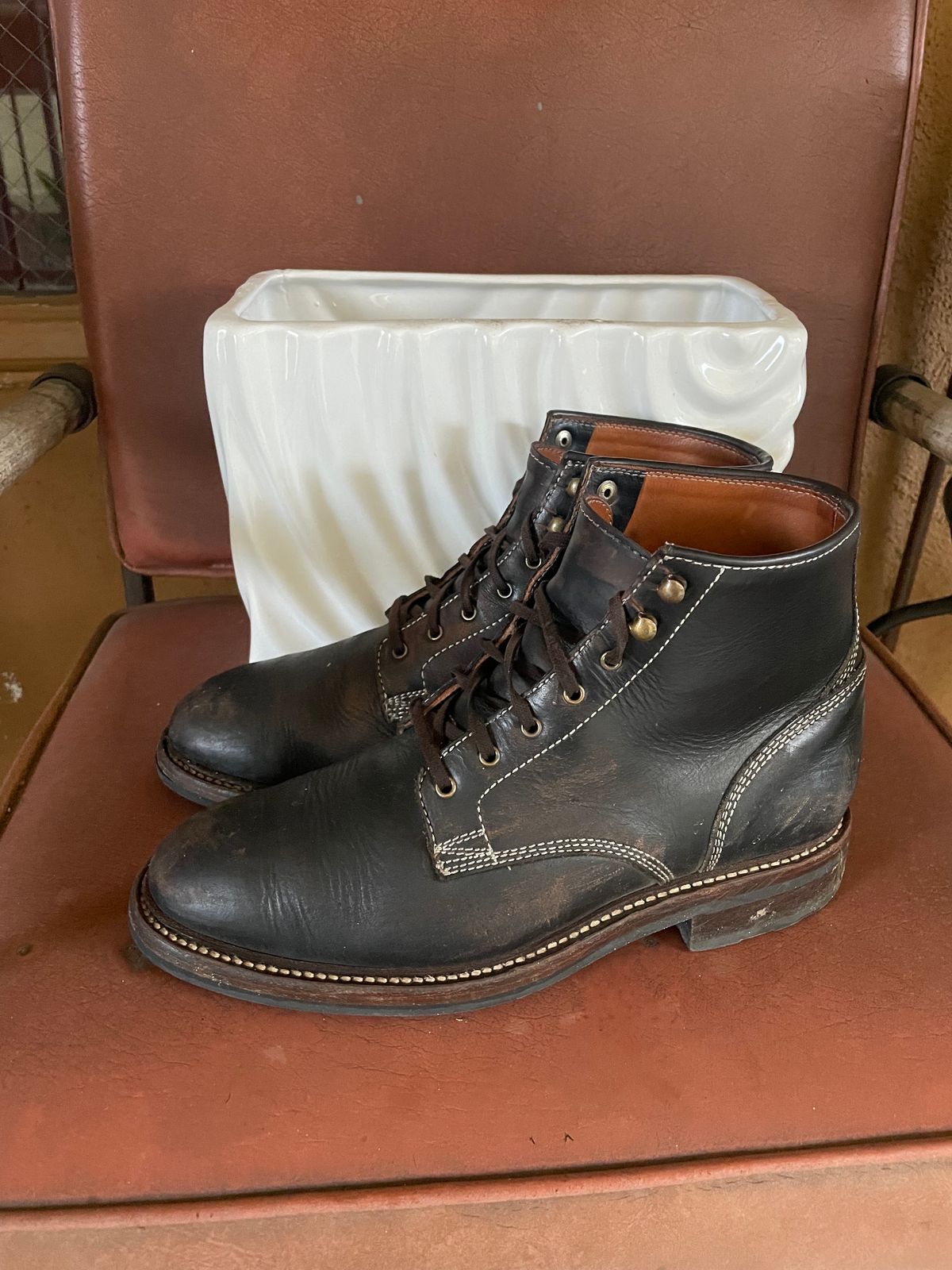 Photo by artlines04 on February 5, 2024 of the Caswell Boot Company Lisbon in Horween Black Chromexcel.