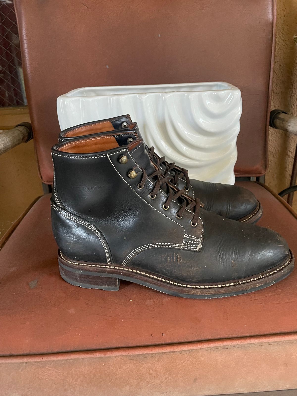 Photo by artlines04 on February 5, 2024 of the Caswell Boot Company Lisbon in Horween Black Chromexcel.