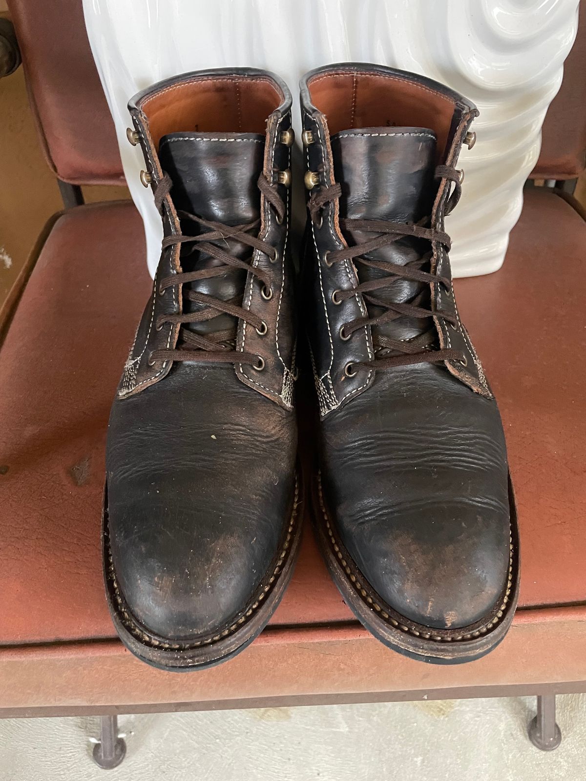 Photo by artlines04 on February 5, 2024 of the Caswell Boot Company Lisbon in Horween Black Chromexcel.