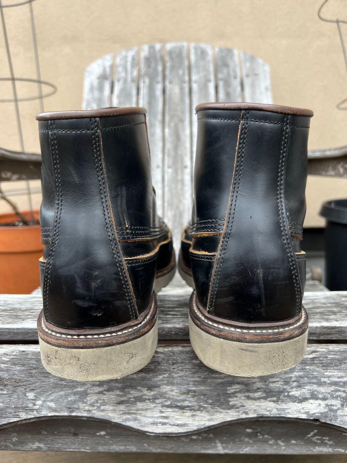 Photo by kenyhaves on January 1, 2025 of the Luosjiet Rural Moctoe Boot in Black Teacore OTA cowhide.