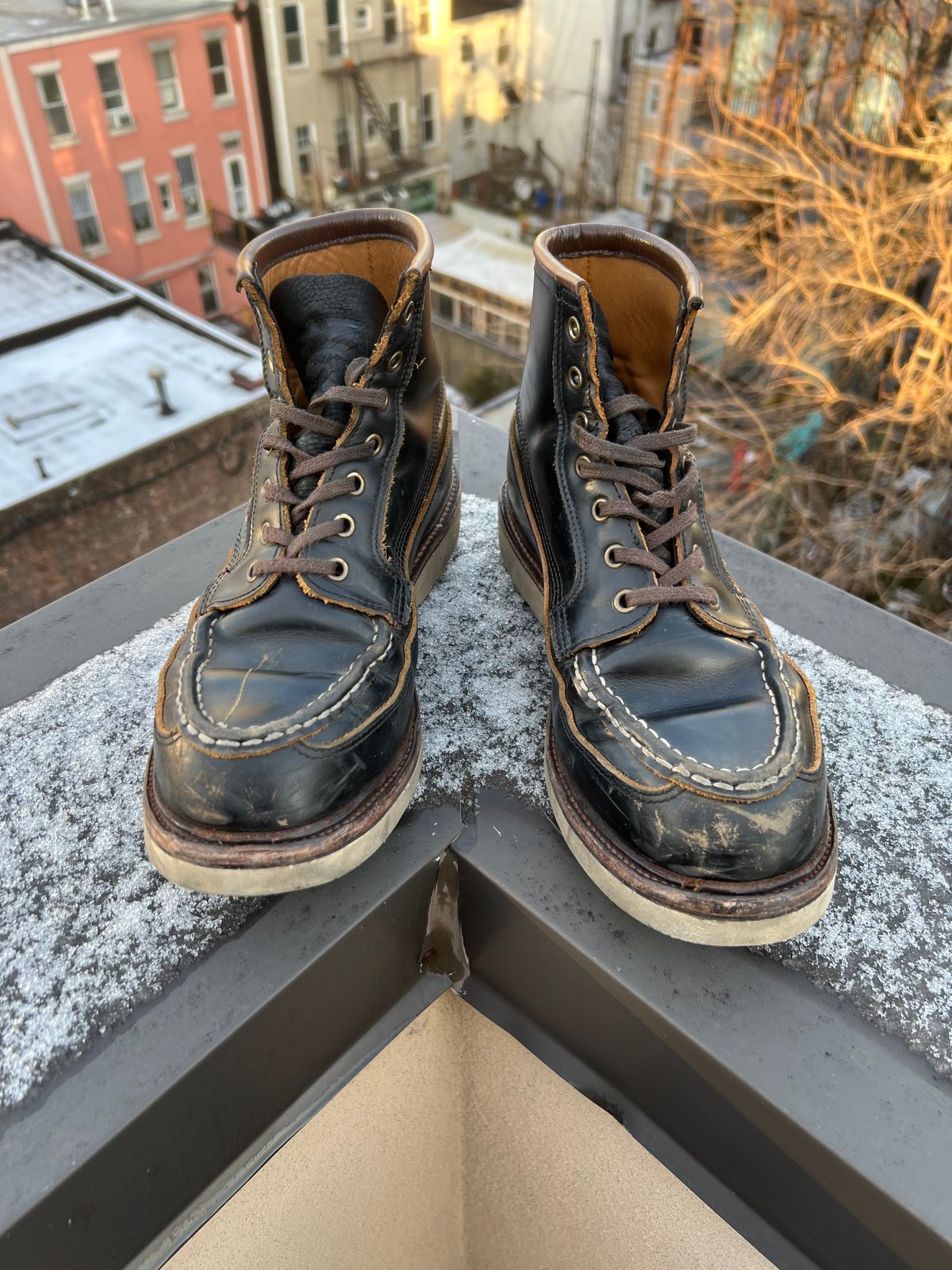 Photo by kenyhaves on February 3, 2025 of the Luosjiet Rural Moctoe Boot in Black Teacore OTA cowhide.