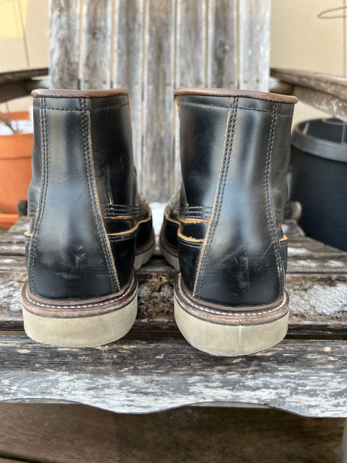 Photo by kenyhaves on February 3, 2025 of the Luosjiet Rural Moctoe Boot in Black Teacore OTA cowhide.