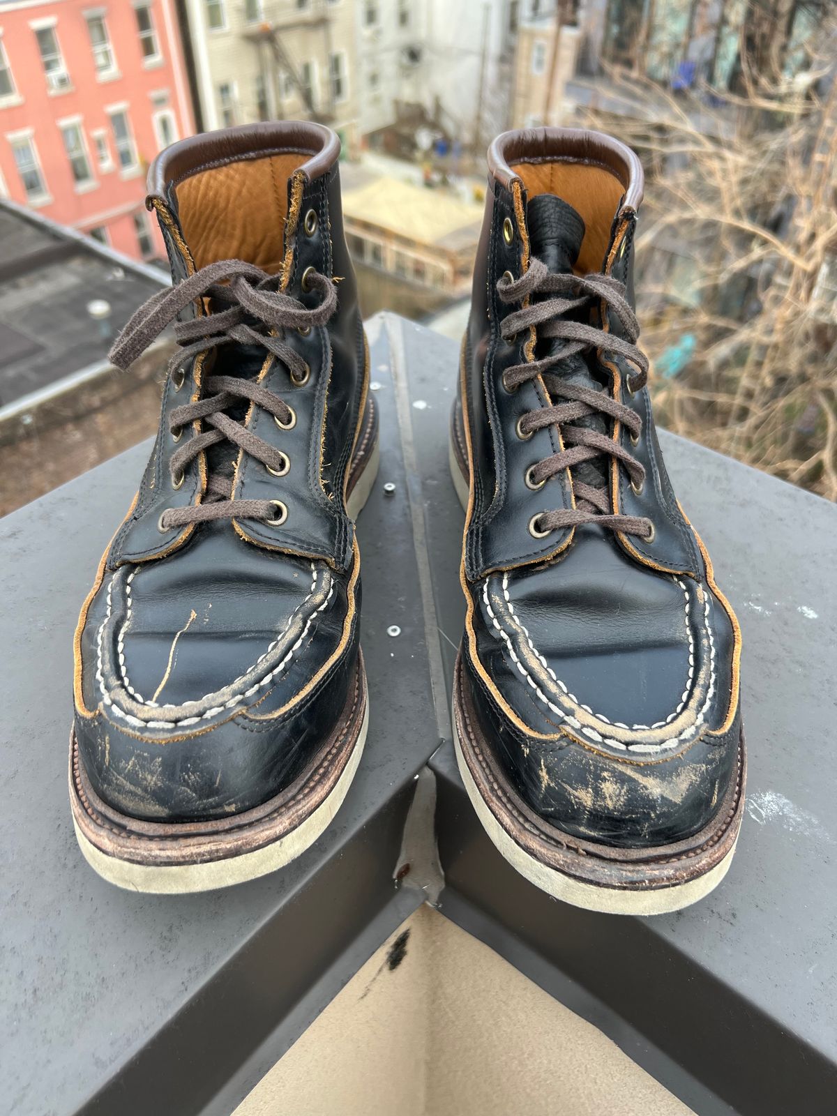 Photo by kenyhaves on March 1, 2025 of the Luosjiet Rural Moctoe Boot in Black Teacore OTA cowhide.