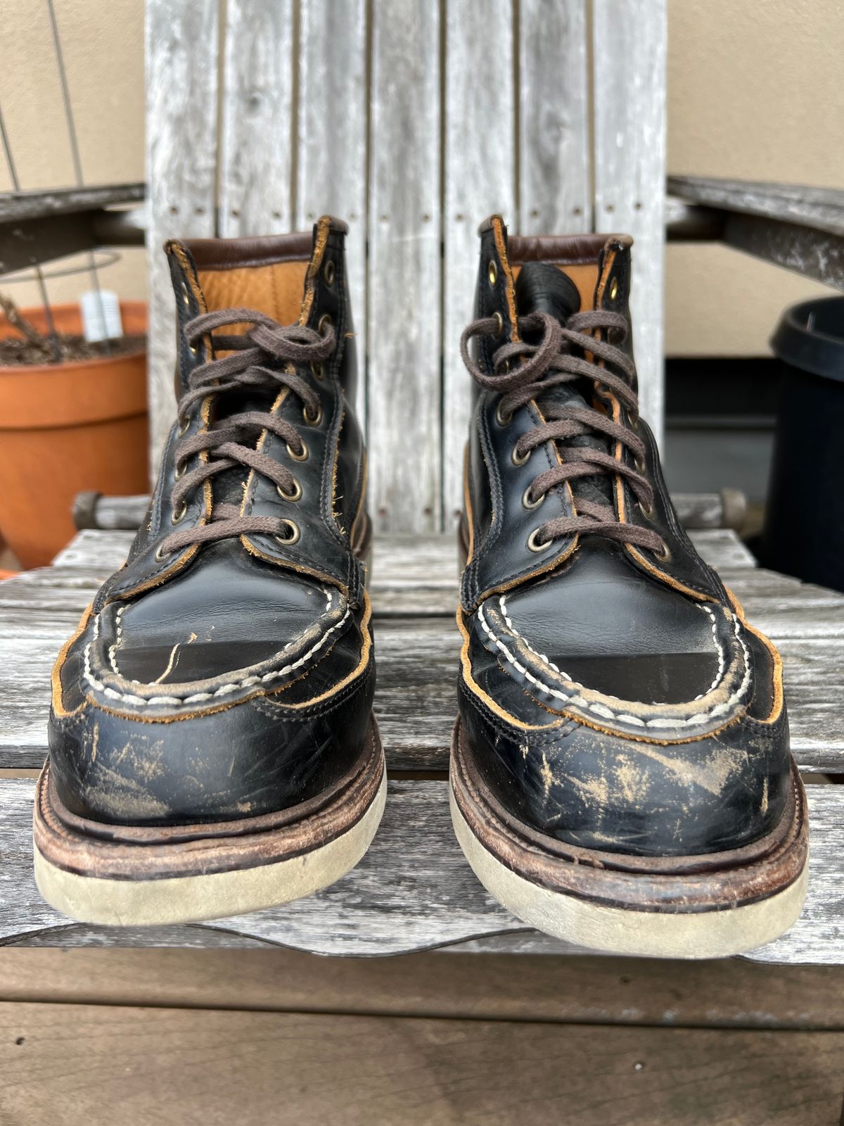 Photo by kenyhaves on March 1, 2025 of the Luosjiet Rural Moctoe Boot in Black Teacore OTA cowhide.