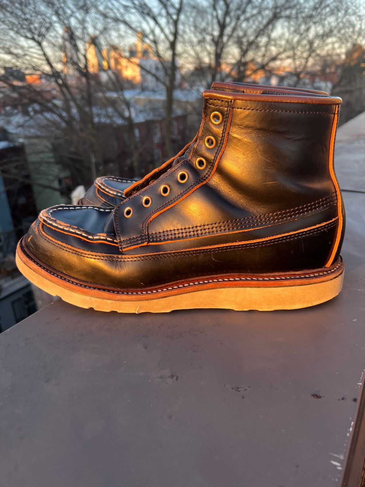 Photo by kenyhaves on April 1, 2025 of the Luosjiet Rural Moctoe Boot in Black Teacore OTA cowhide.
