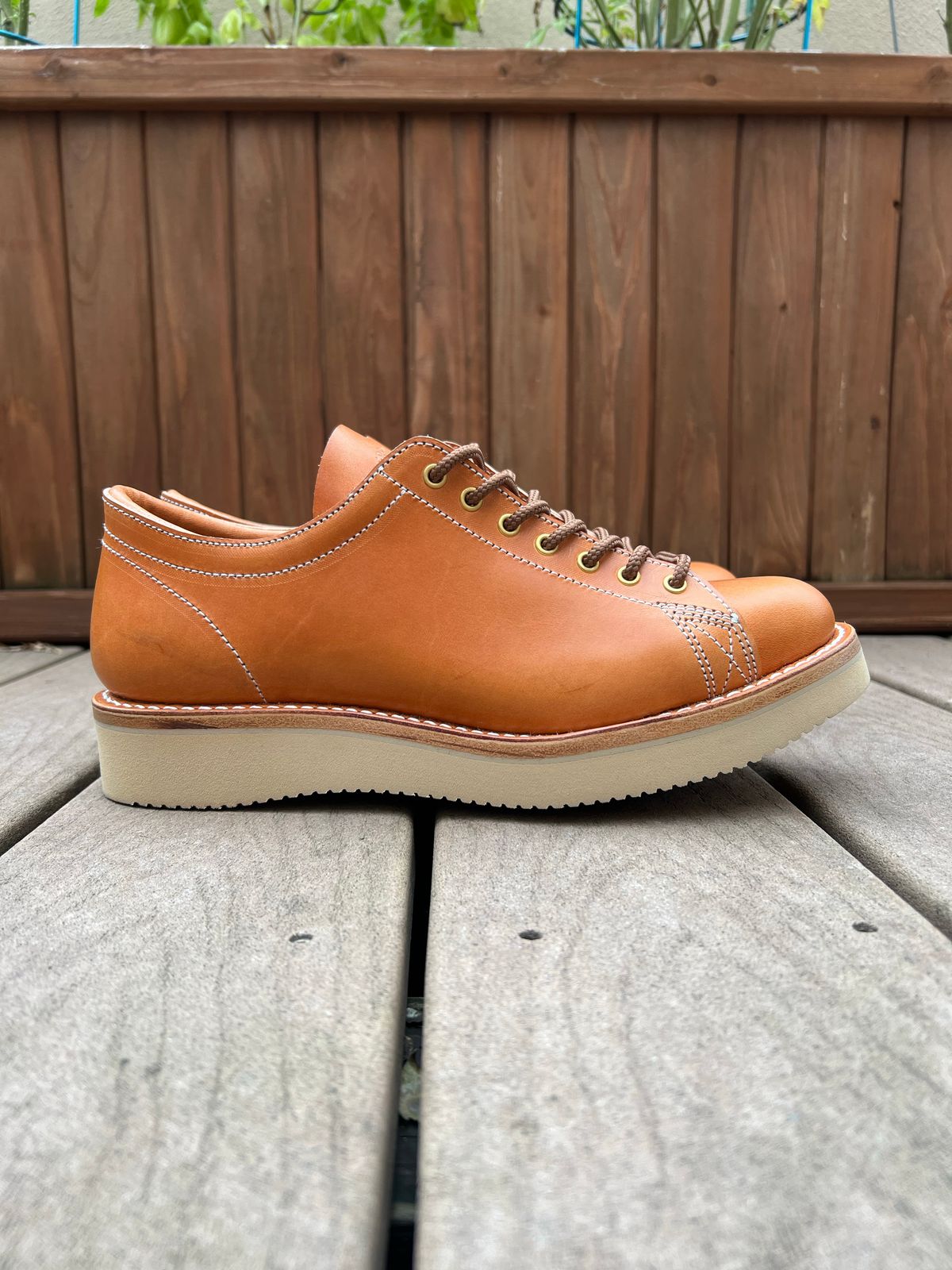 Photo by kenyhaves on October 2, 2022 of the Zerrows Boneakers Low in Light Brown Douglas.