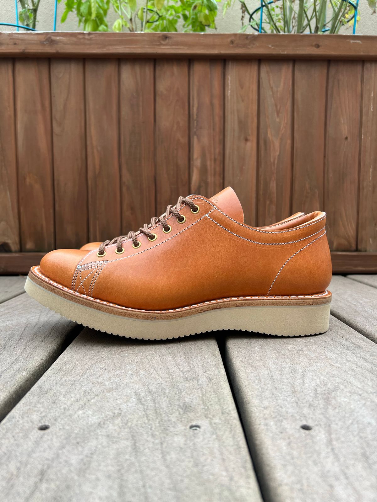 Photo by kenyhaves on October 2, 2022 of the Zerrows Boneakers Low in Light Brown Douglas.