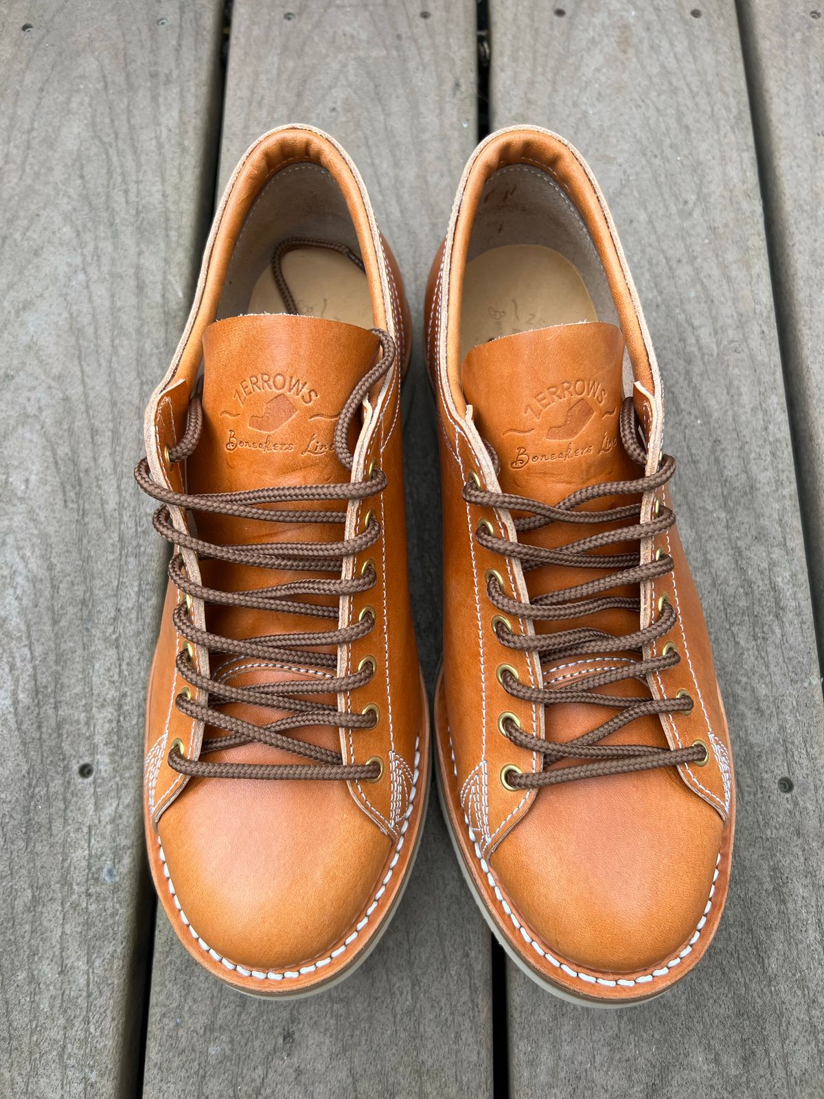 Photo by kenyhaves on October 2, 2022 of the Zerrows Boneakers Low in Light Brown Douglas.
