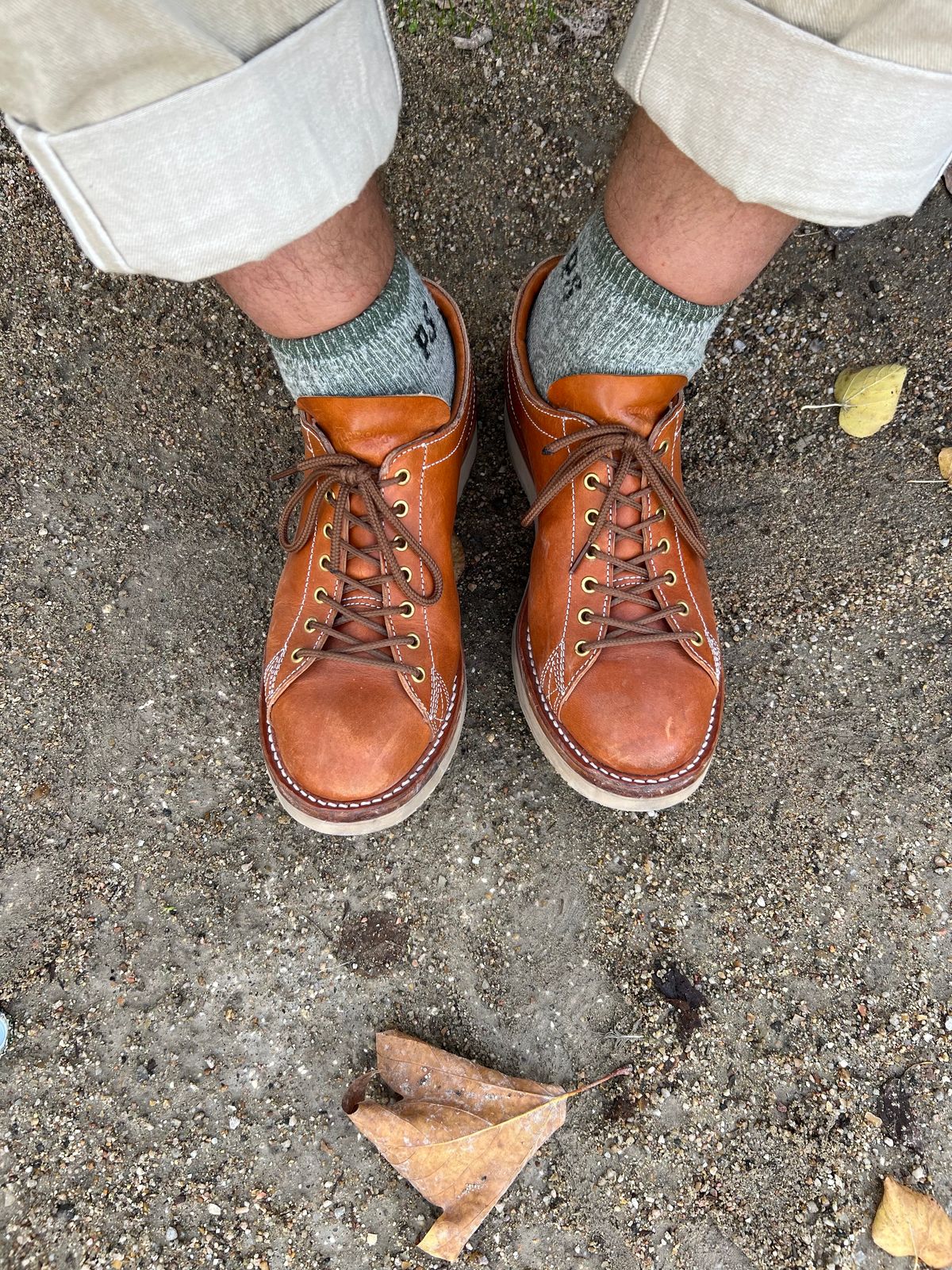 Photo by kenyhaves on October 23, 2022 of the Zerrows Boneakers Low in Light Brown Douglas.