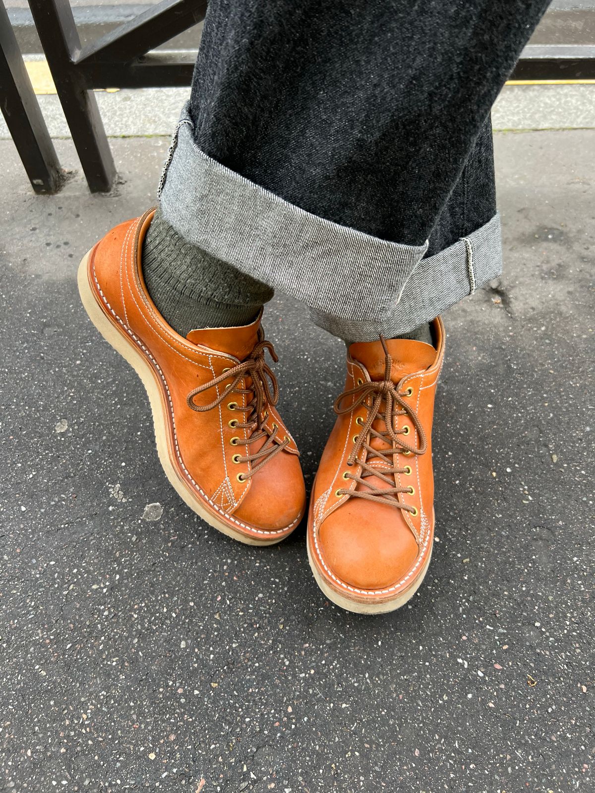 Photo by kenyhaves on November 1, 2022 of the Zerrows Boneakers Low in Light Brown Douglas.
