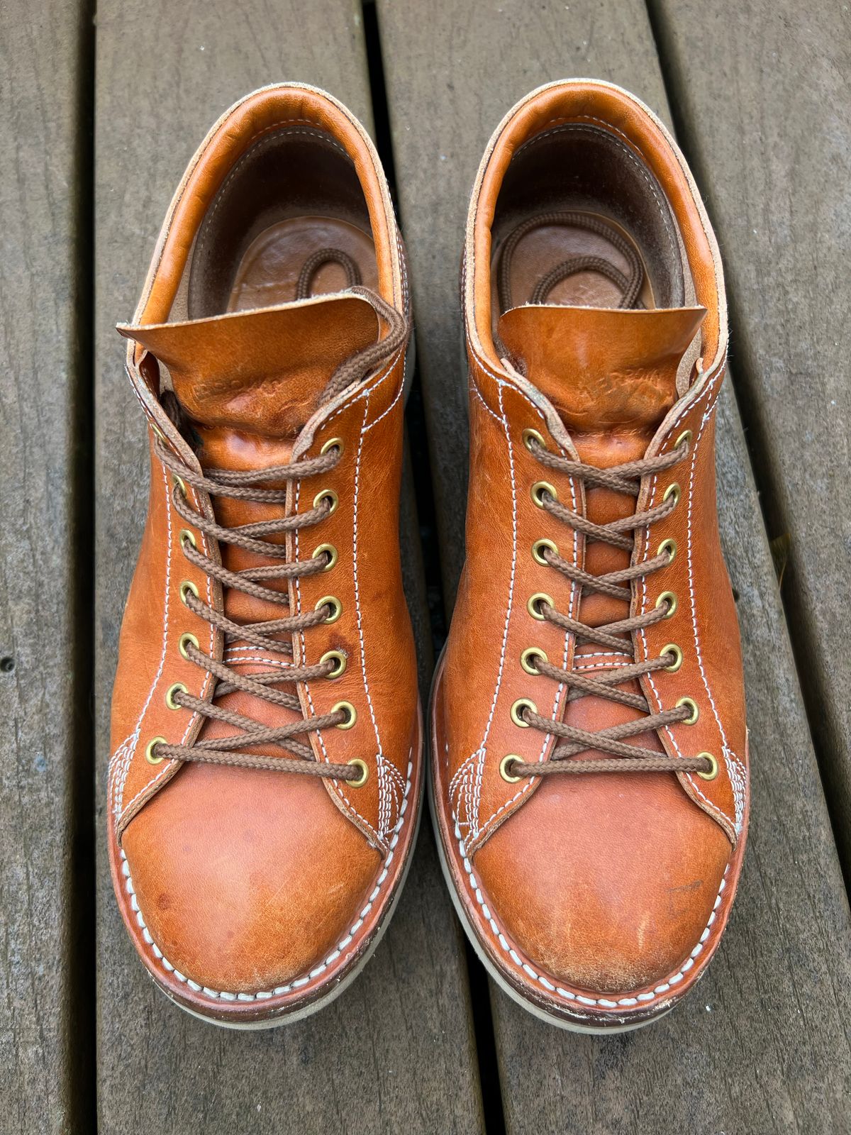 Photo by kenyhaves on November 1, 2022 of the Zerrows Boneakers Low in Light Brown Douglas.