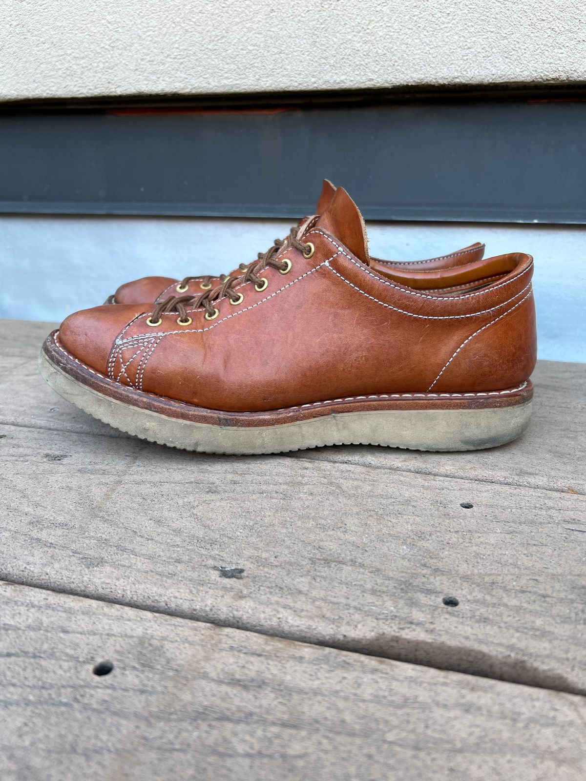 Photo by kenyhaves on January 1, 2023 of the Zerrows Boneakers Low in Light Brown Douglas.