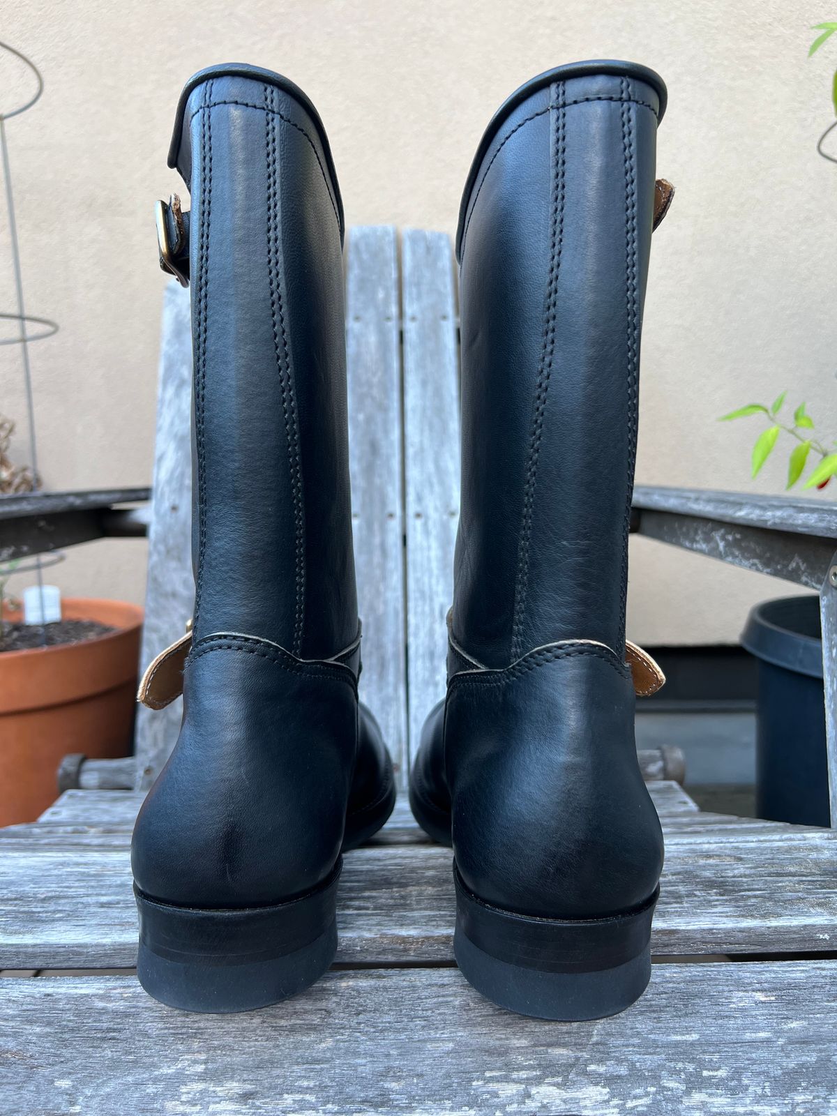 Photo by kenyhaves on October 1, 2024 of the Y'2 Leather Engineer Boot in Sumi Dyed Horse.