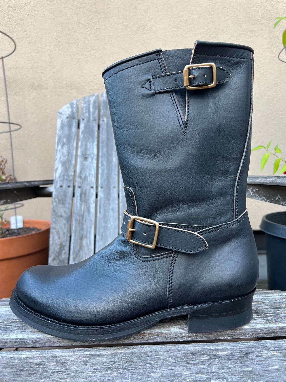 Photo by kenyhaves on October 1, 2024 of the Y'2 Leather Engineer Boot in Sumi Dyed Horse.