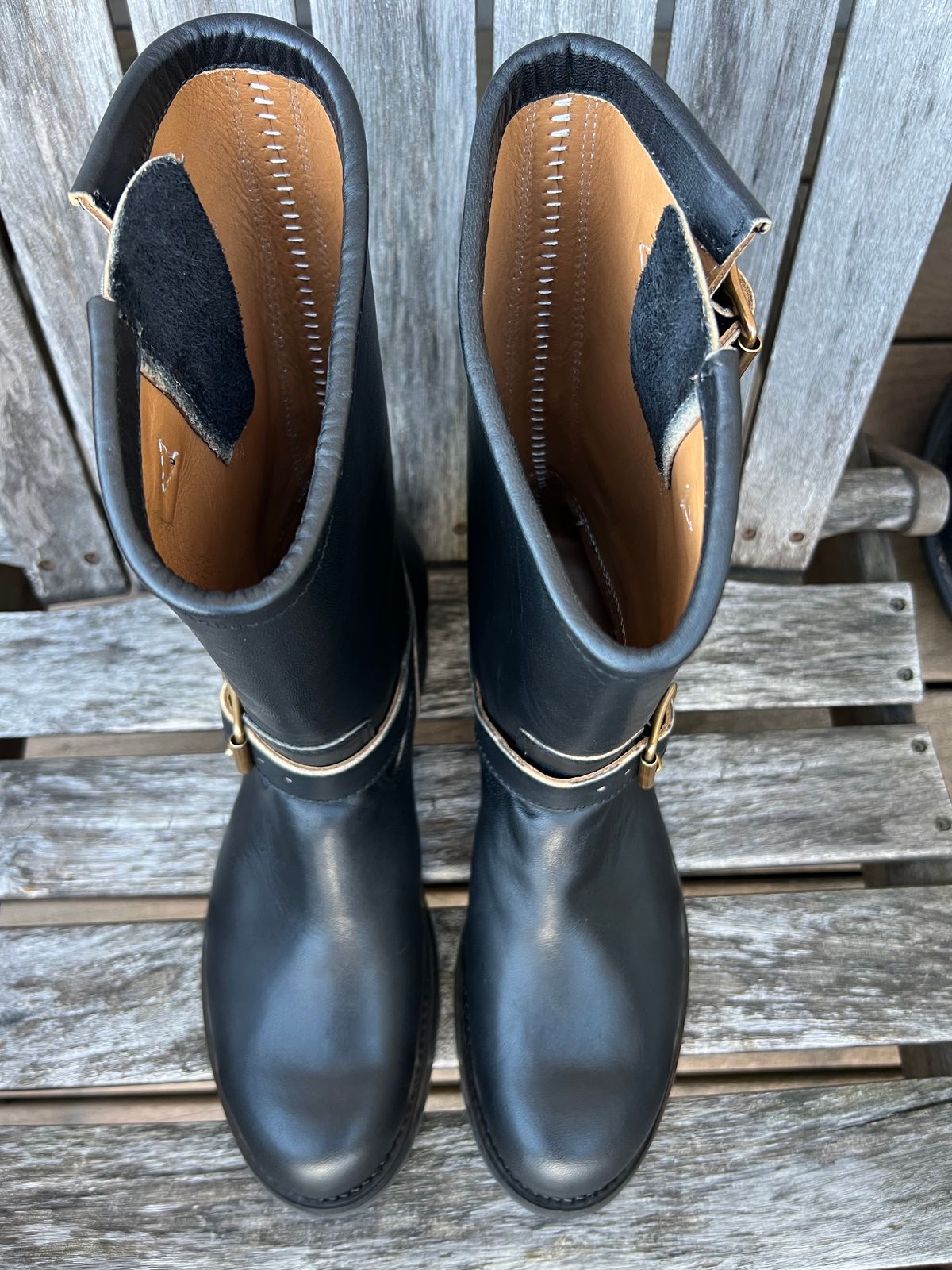 Photo by kenyhaves on October 1, 2024 of the Y'2 Leather Engineer Boot in Sumi Dyed Horse.