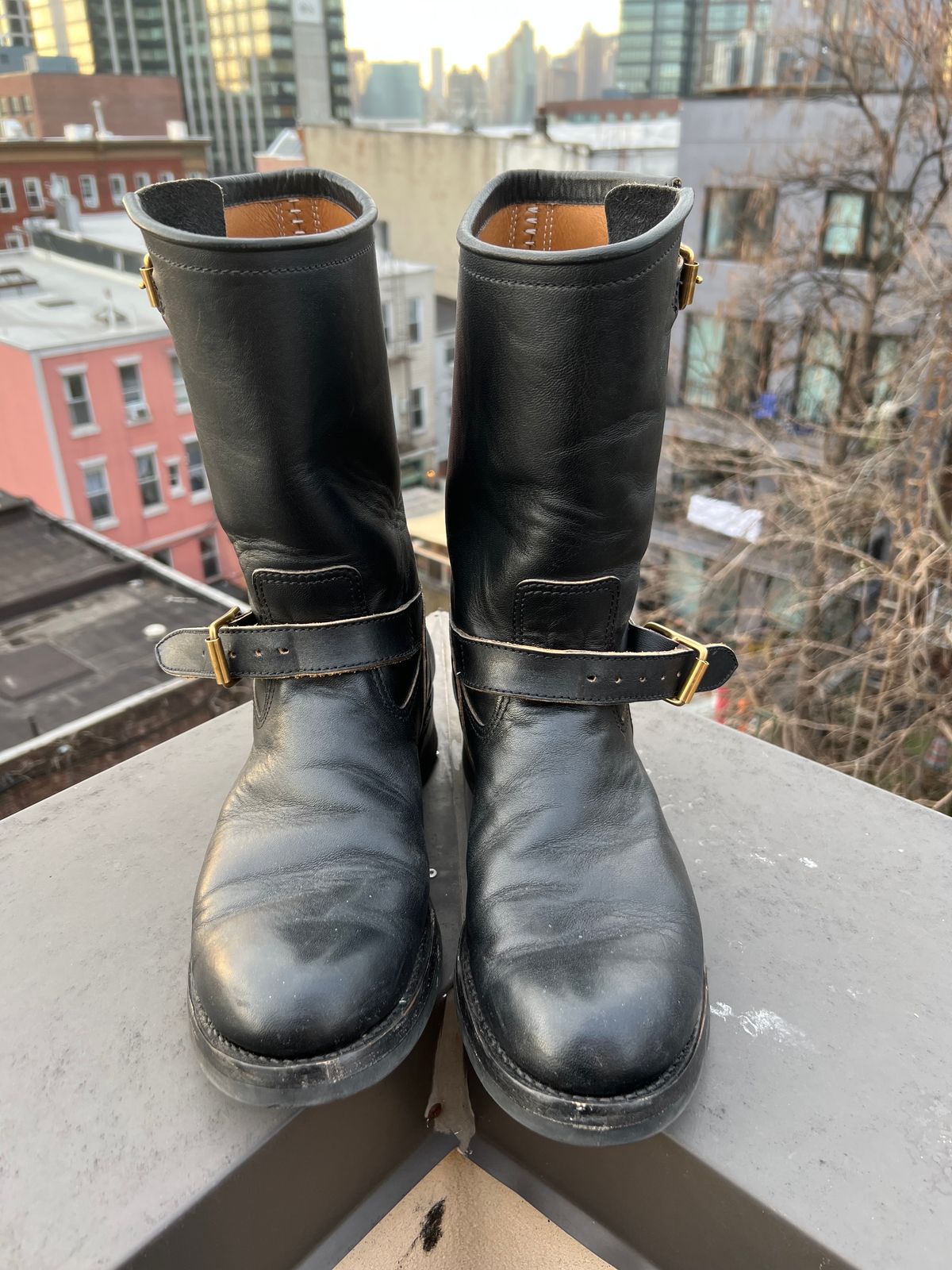 Photo by kenyhaves on March 4, 2025 of the Y'2 Leather Engineer Boot in Sumi Dyed Horse.