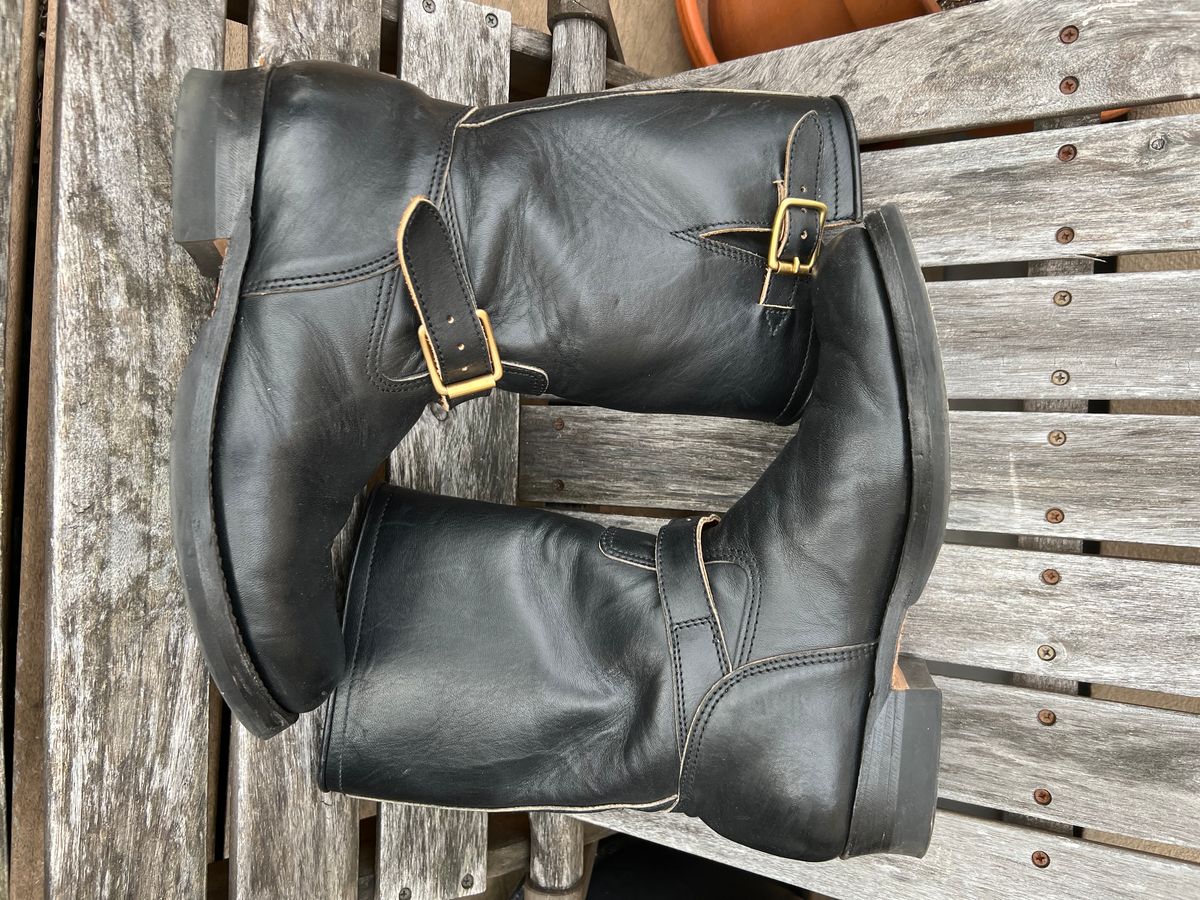 Photo by kenyhaves on March 4, 2025 of the Y'2 Leather Engineer Boot in Sumi Dyed Horse.