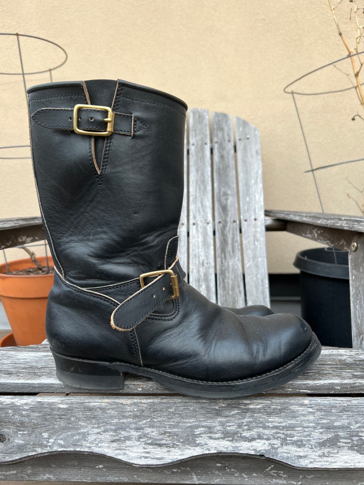 Photo by kenyhaves on March 4, 2025 of the Y'2 Leather Engineer Boot in Sumi Dyed Horse.