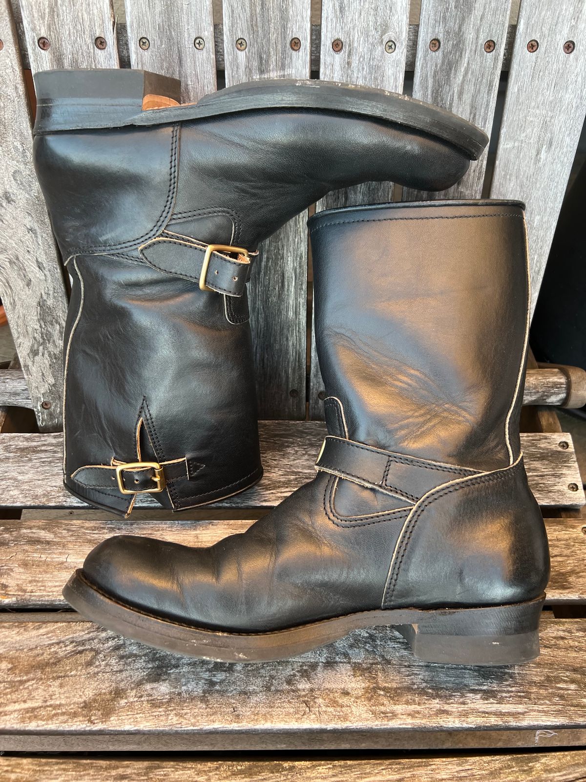 Photo by kenyhaves on April 1, 2025 of the Y'2 Leather Engineer Boot in Sumi Dyed Horse.