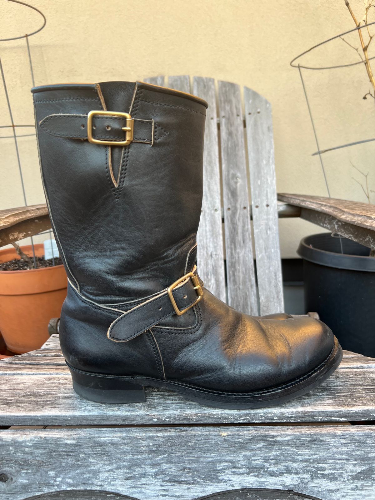 Photo by kenyhaves on April 1, 2025 of the Y'2 Leather Engineer Boot in Sumi Dyed Horse.