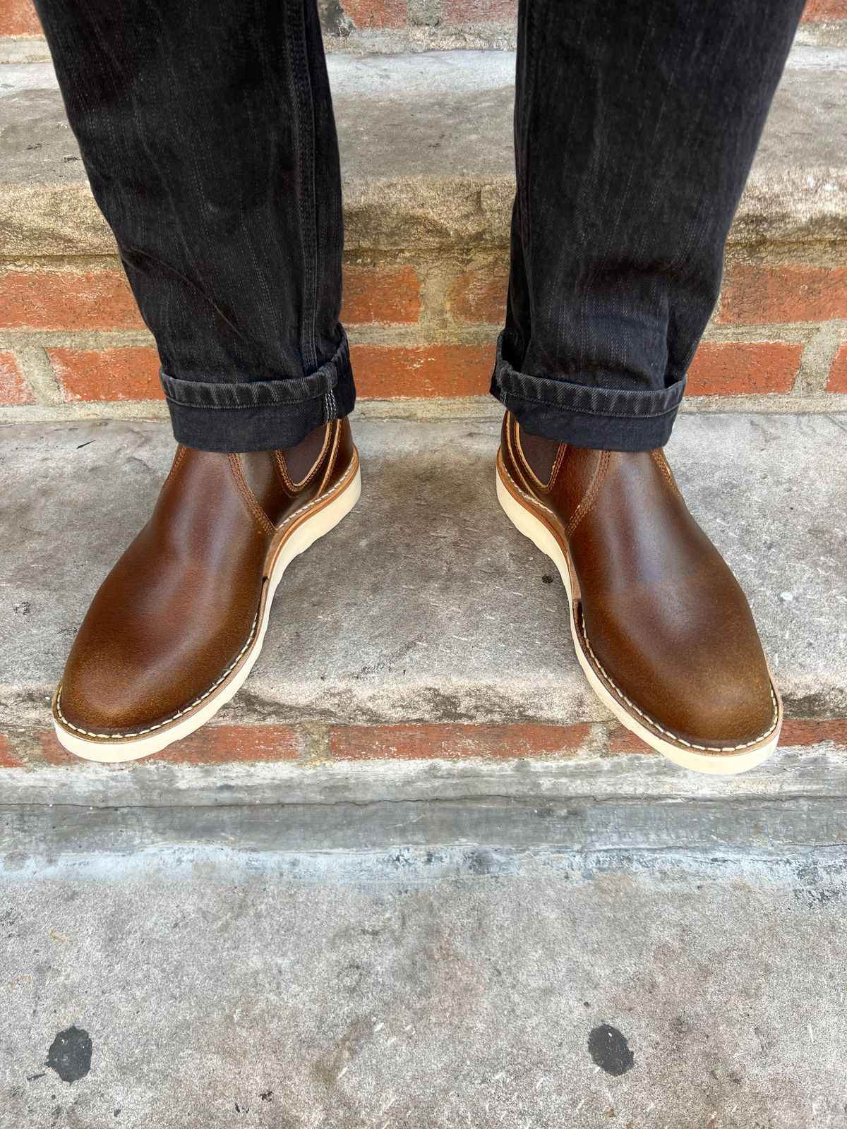 Photo by kenyhaves on November 1, 2025 of the White's Chelsea in Horween Cinnamon Waxed Flesh.