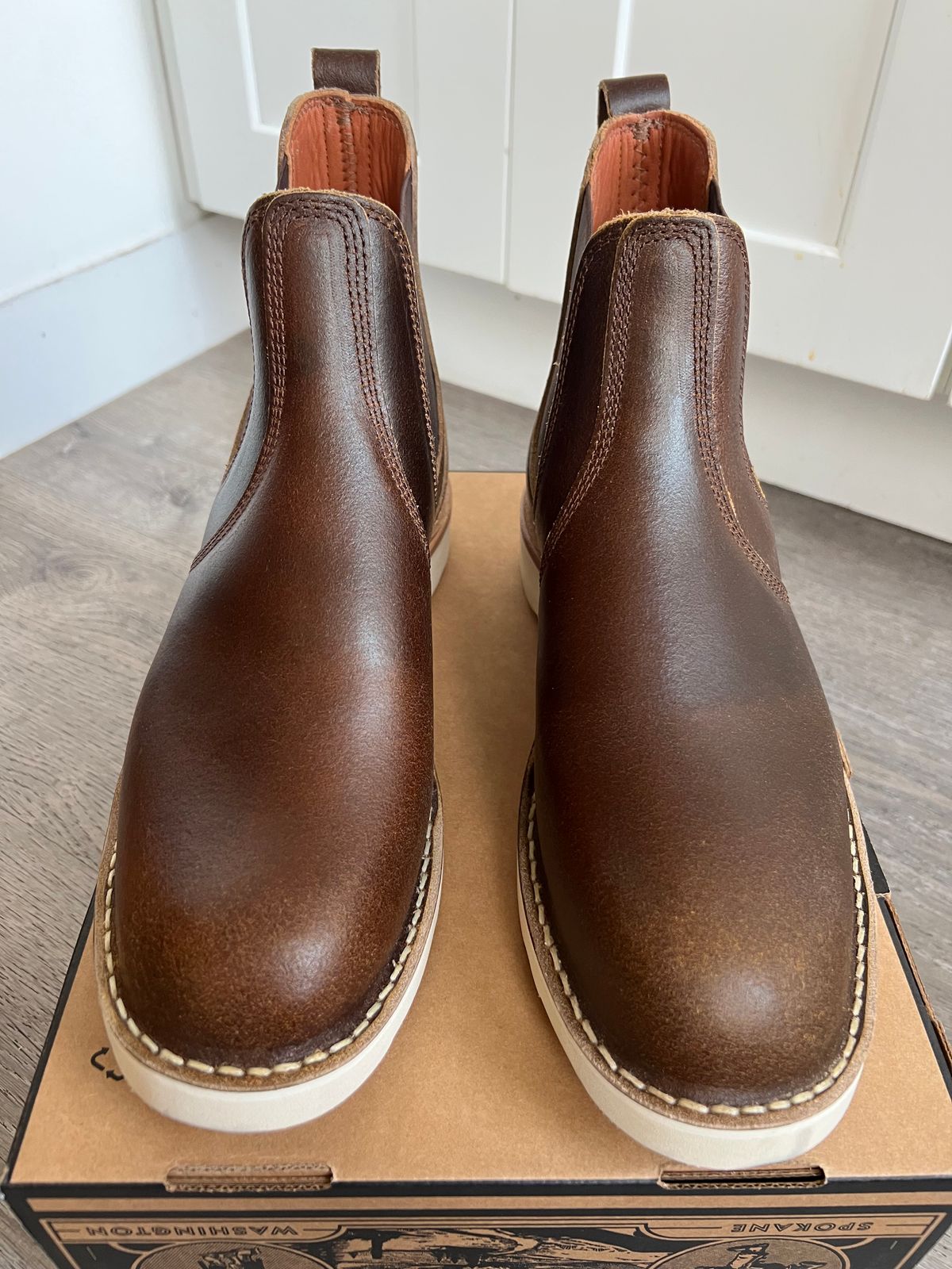 Photo by kenyhaves on November 1, 2025 of the White's Chelsea in Horween Cinnamon Waxed Flesh.