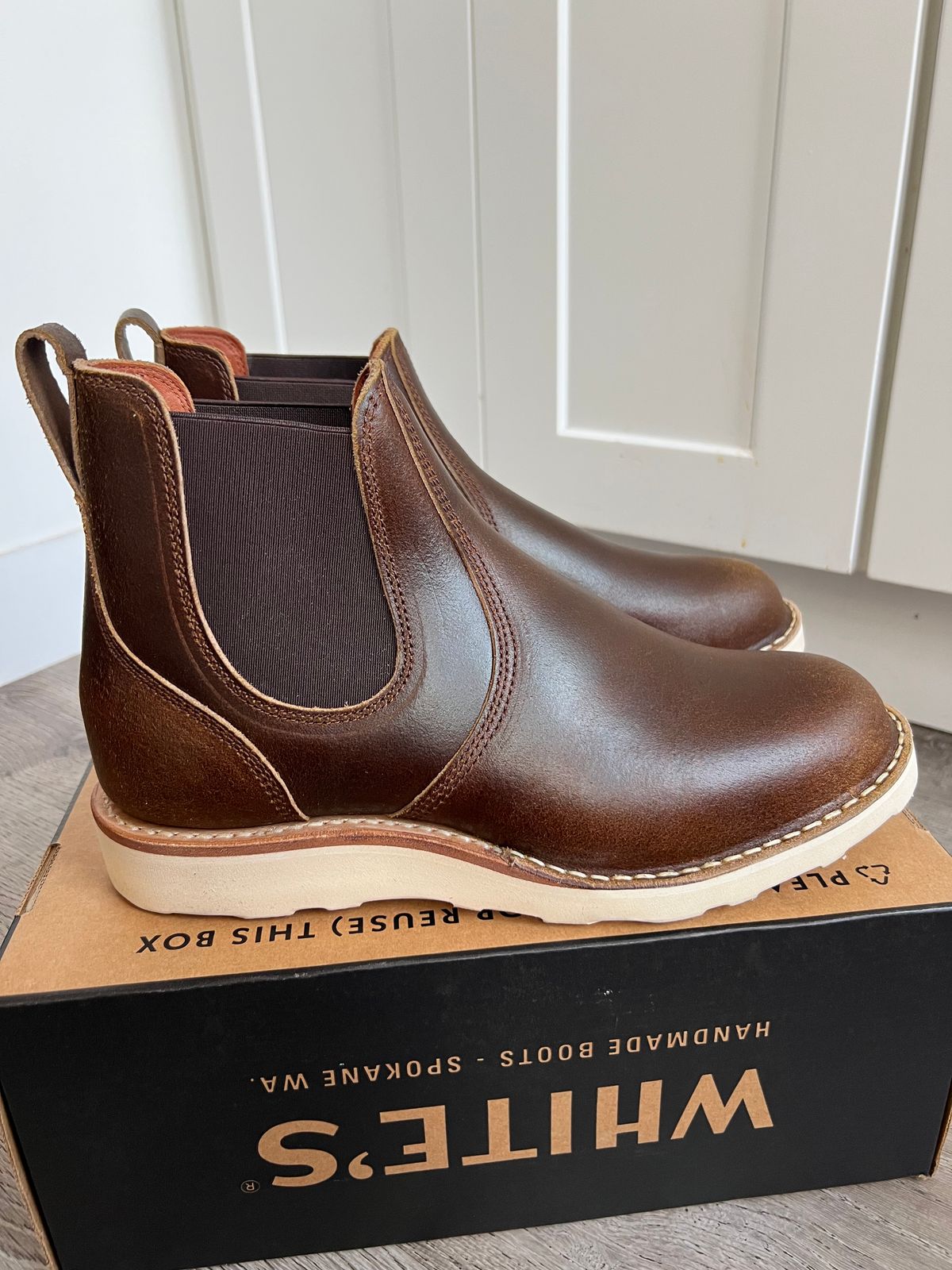Photo by kenyhaves on November 1, 2025 of the White's Chelsea in Horween Cinnamon Waxed Flesh.