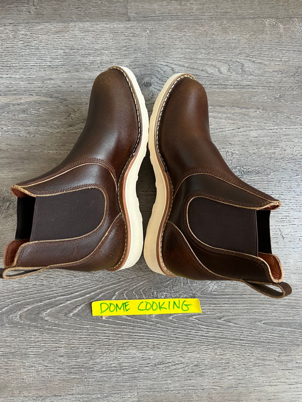 Photo by kenyhaves on November 1, 2025 of the White's Chelsea in Horween Cinnamon Waxed Flesh.