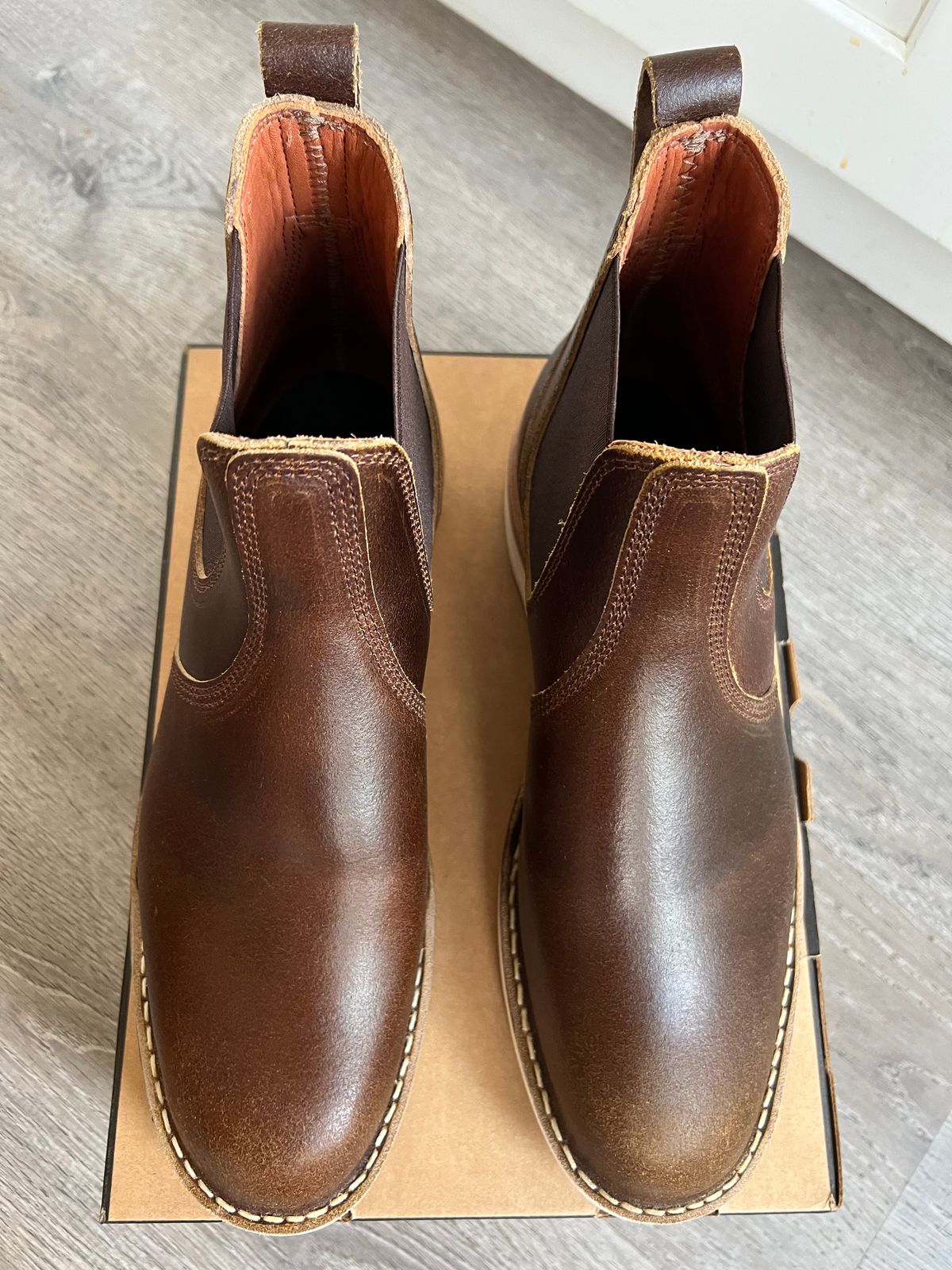 Photo by kenyhaves on November 1, 2025 of the White's Chelsea in Horween Cinnamon Waxed Flesh.