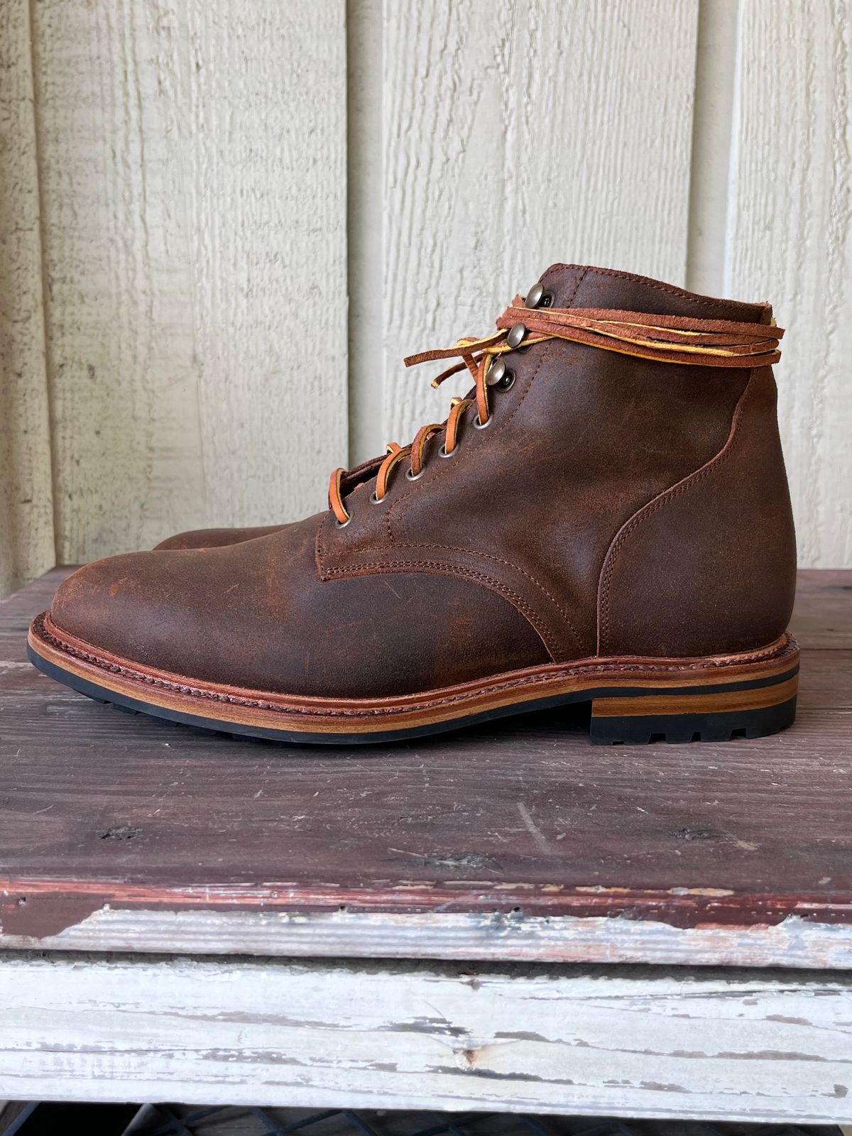 Photo by Alexanderp1 on October 1, 2023 of the Parkhurst The Allen in Rust Waxy.