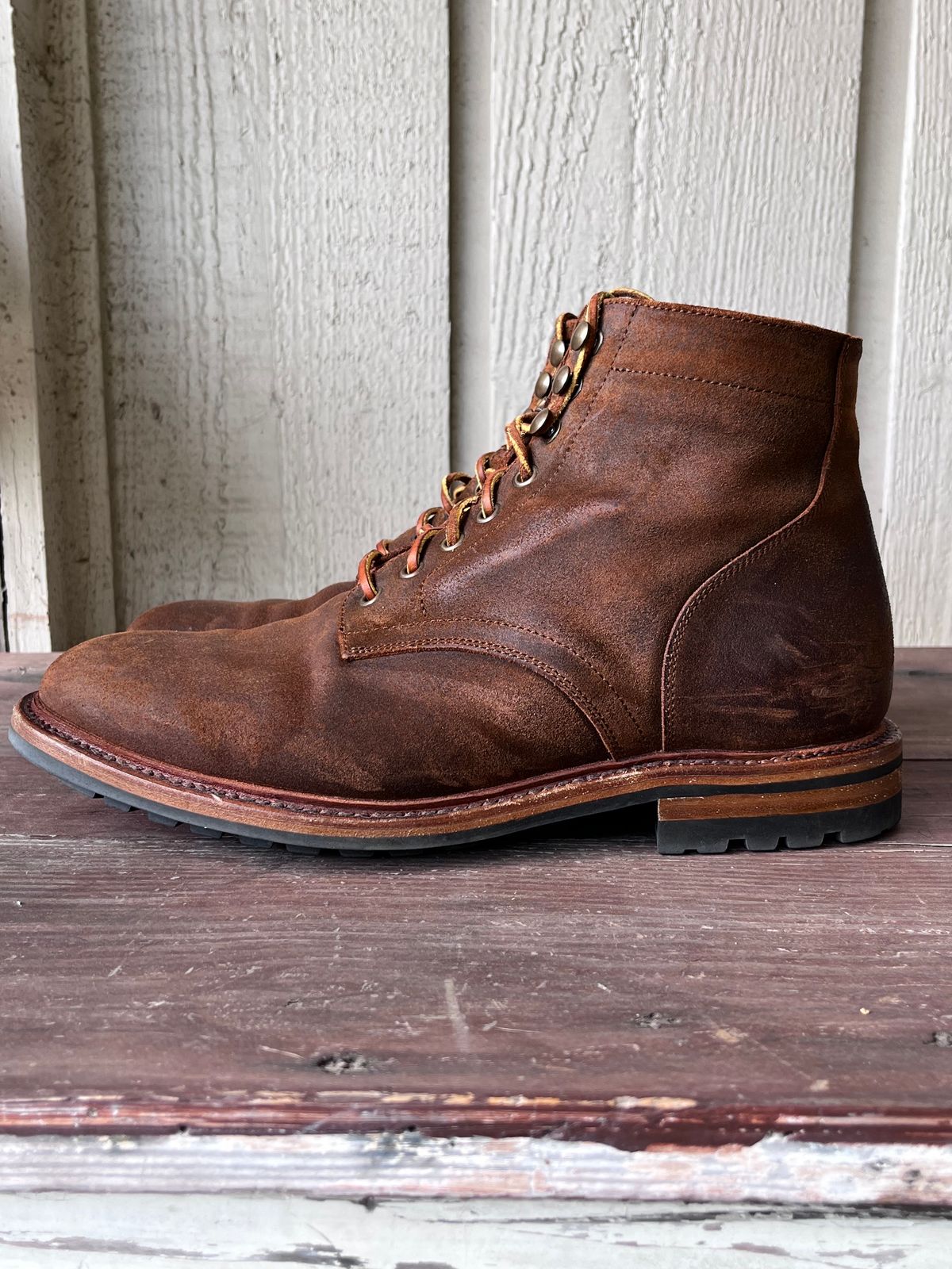 Photo by Alexanderp1 on November 5, 2023 of the Parkhurst The Allen in Rust Waxy.