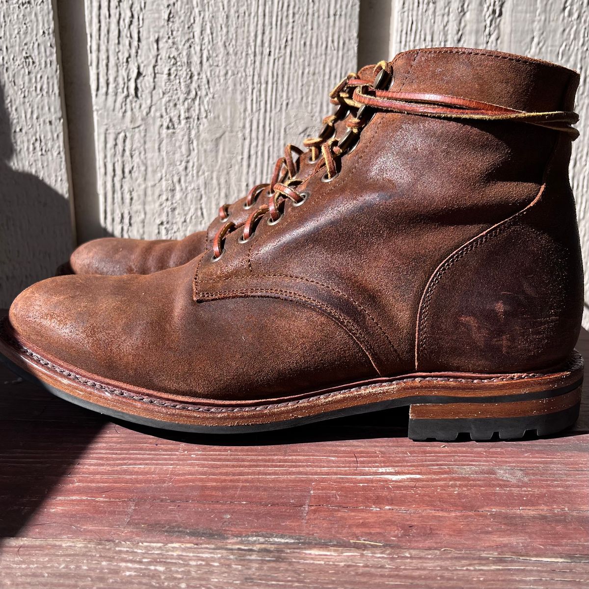 Photo by Alexanderp1 on December 3, 2023 of the Parkhurst The Allen in Rust Waxy.