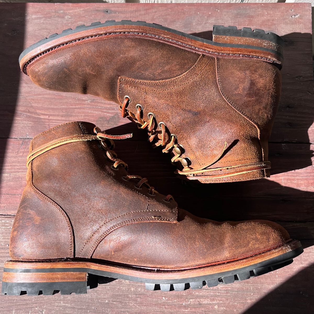 Photo by Alexanderp1 on December 3, 2023 of the Parkhurst The Allen in Rust Waxy.