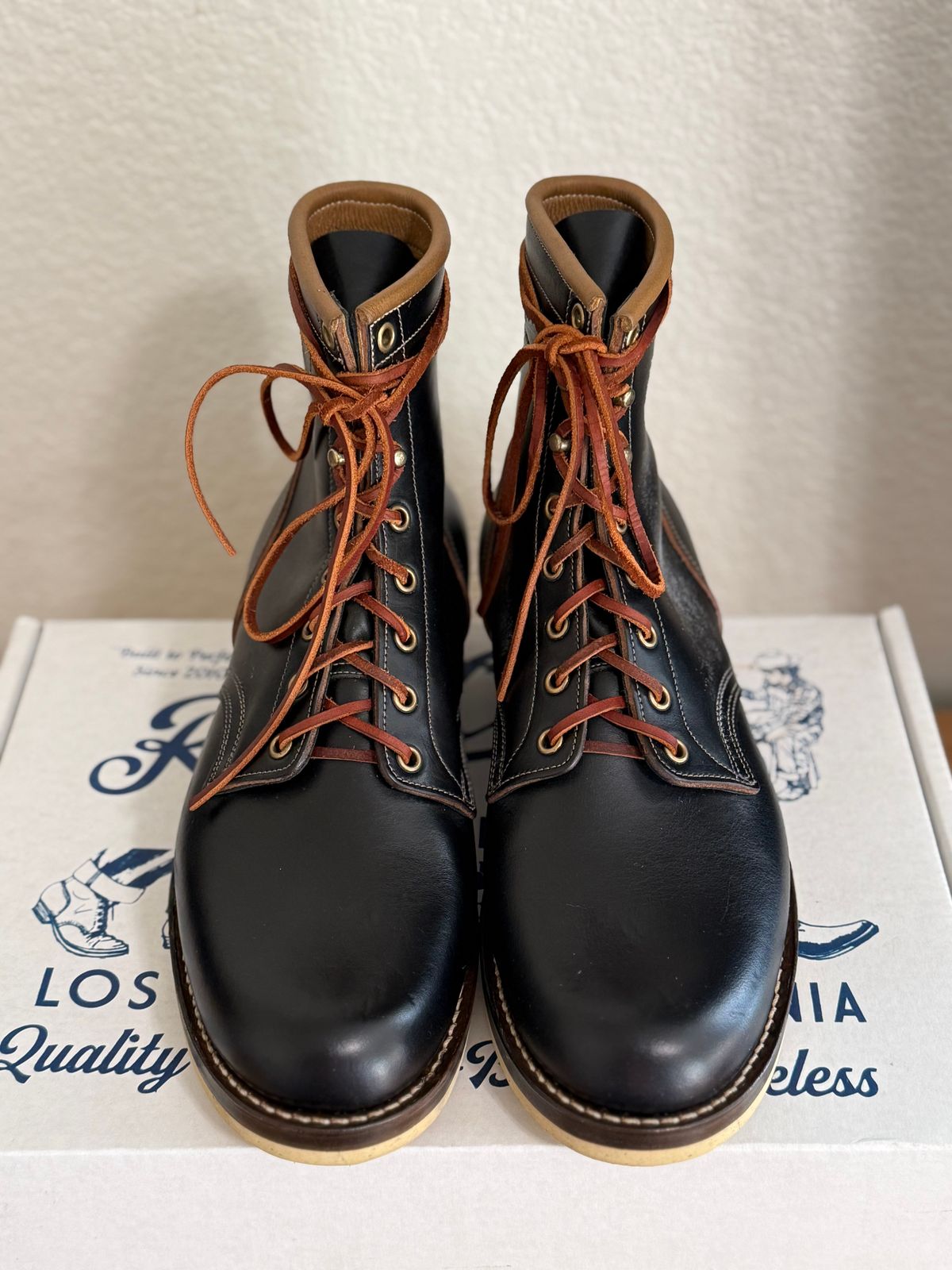 Photo by medusamachine on November 1, 2025 of the Role Club Underdogs in Horween Black Chromexcel.