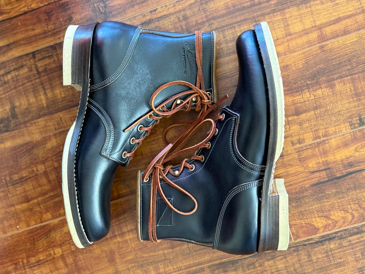 Photo by medusamachine on November 1, 2025 of the Role Club Underdogs in Horween Black Chromexcel.