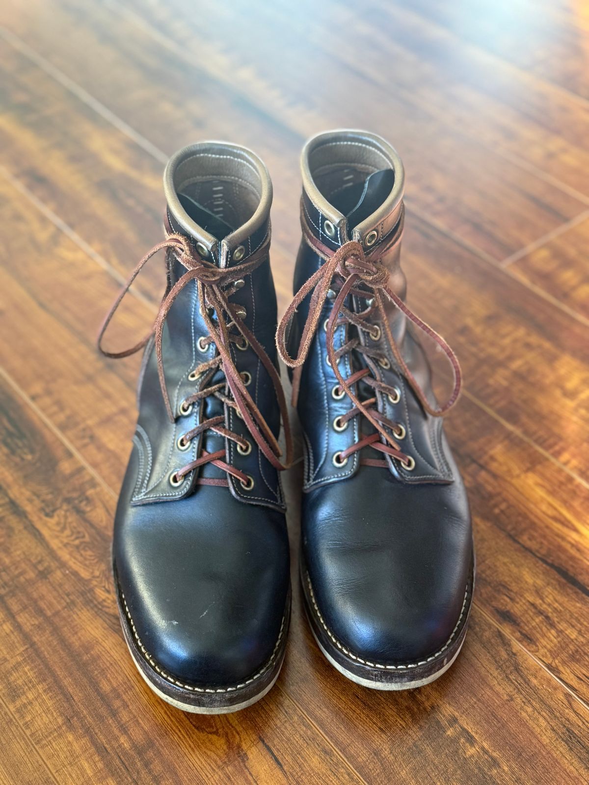 Photo by medusamachine on December 3, 2025 of the Role Club Underdogs in Horween Black Chromexcel.