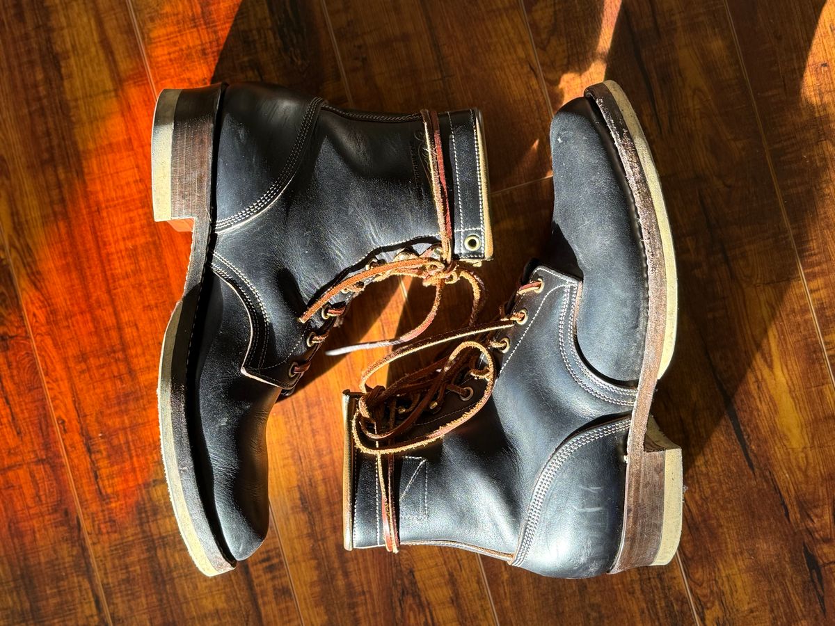 Photo by medusamachine on December 3, 2025 of the Role Club Underdogs in Horween Black Chromexcel.