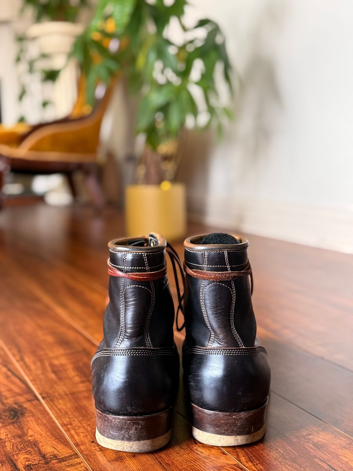 Photo by medusamachine on January 4, 2026 of the Role Club Underdogs in Horween Black Chromexcel.