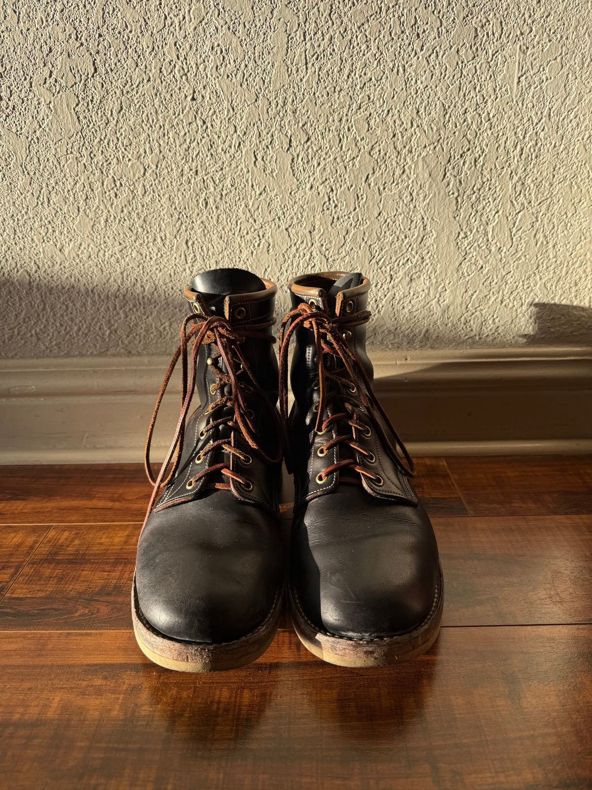 Photo by medusamachine on March 6, 2026 of the Role Club Underdogs in Horween Black Chromexcel.