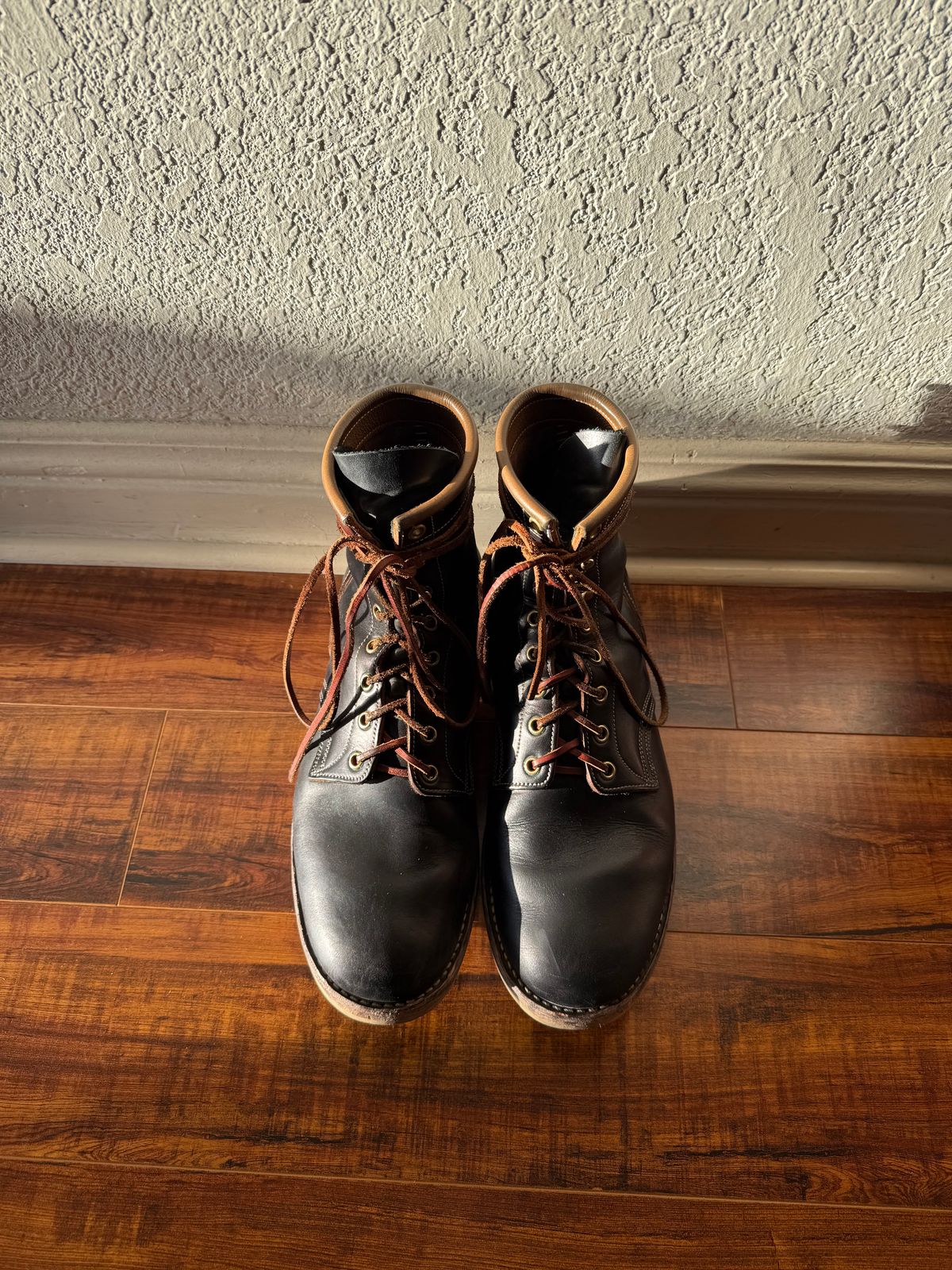 Photo by medusamachine on March 6, 2026 of the Role Club Underdogs in Horween Black Chromexcel.