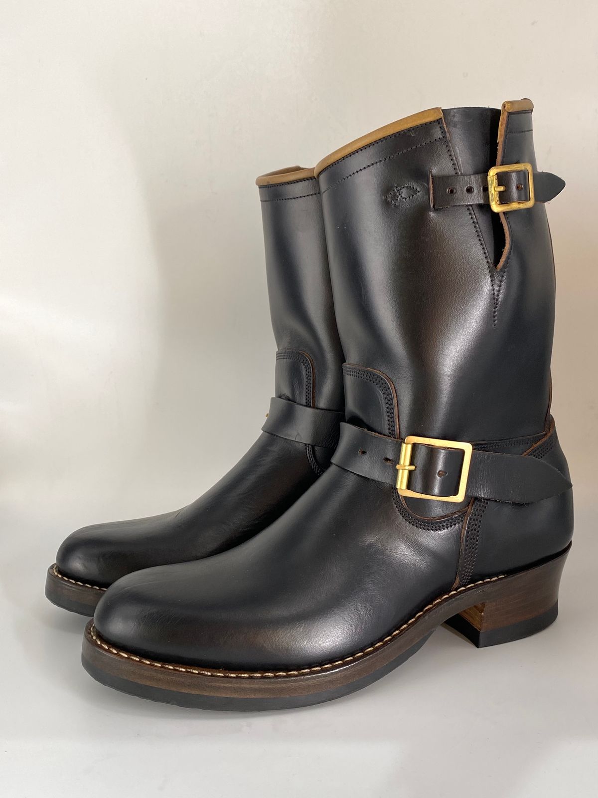Photo by medusamachine on October 1, 2024 of the Role Club Engineer Boots in Horween Black Chromexcel.